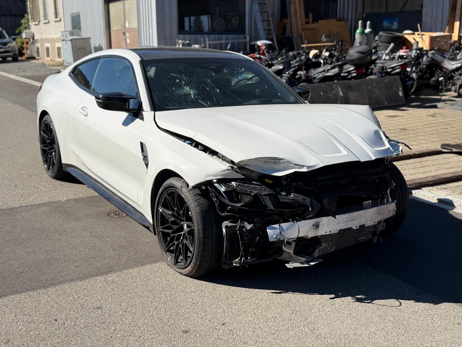 BMW M4 Coupé Competition M xDrive-image-6