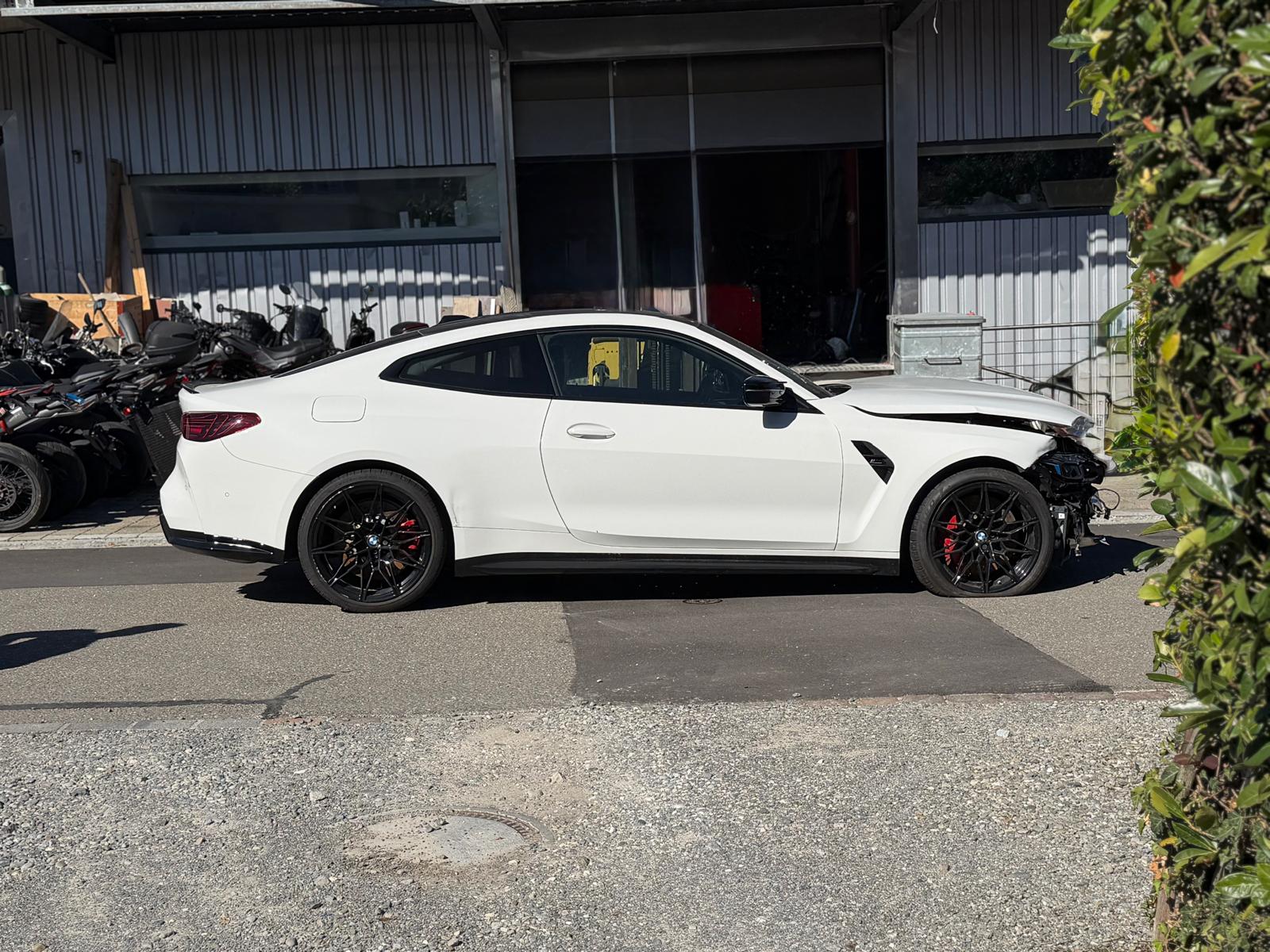 BMW M4 Coupé Competition M xDrive-image-3