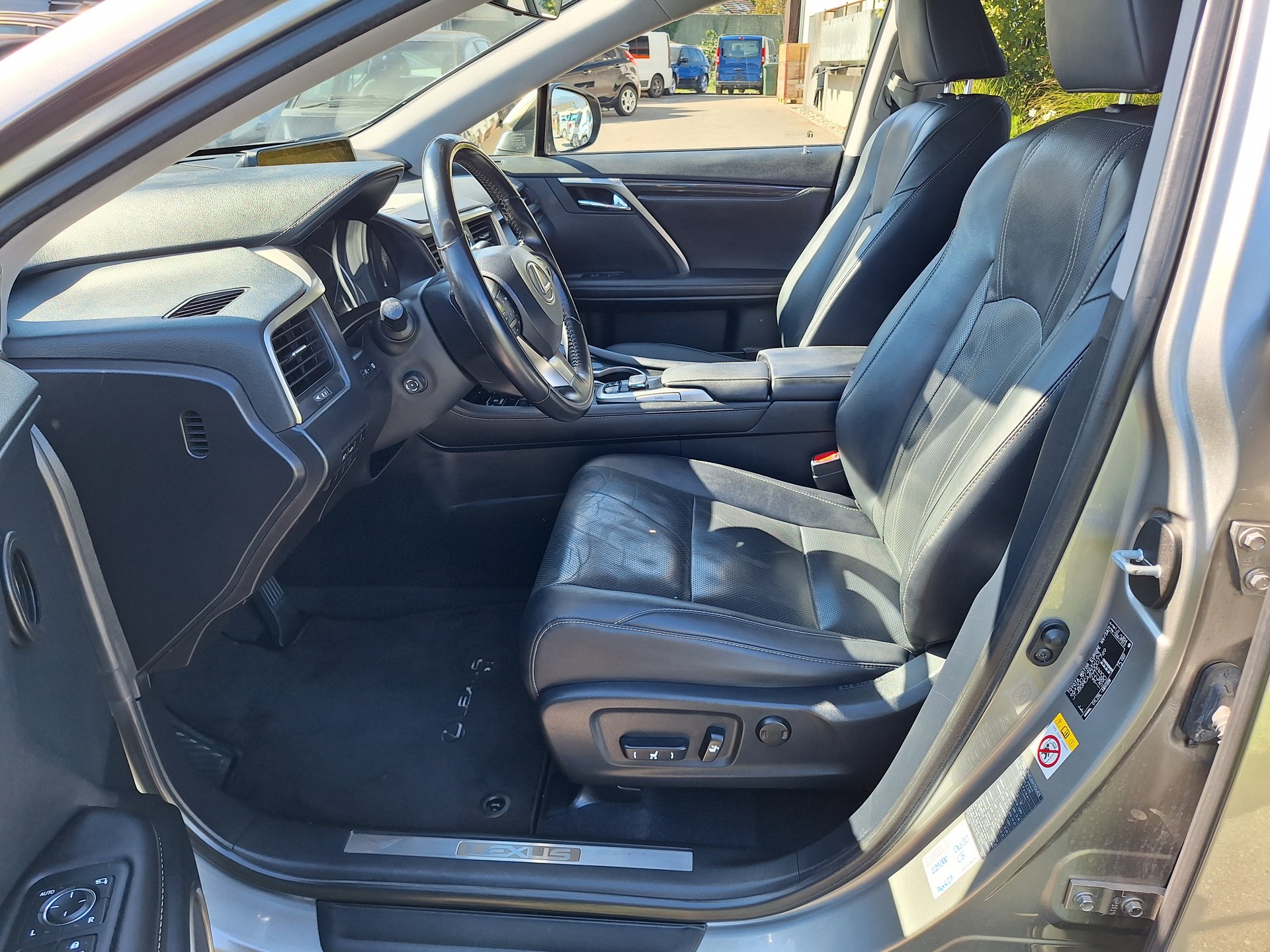 LEXUS RX 450h comfort AWD CVT-image-6
