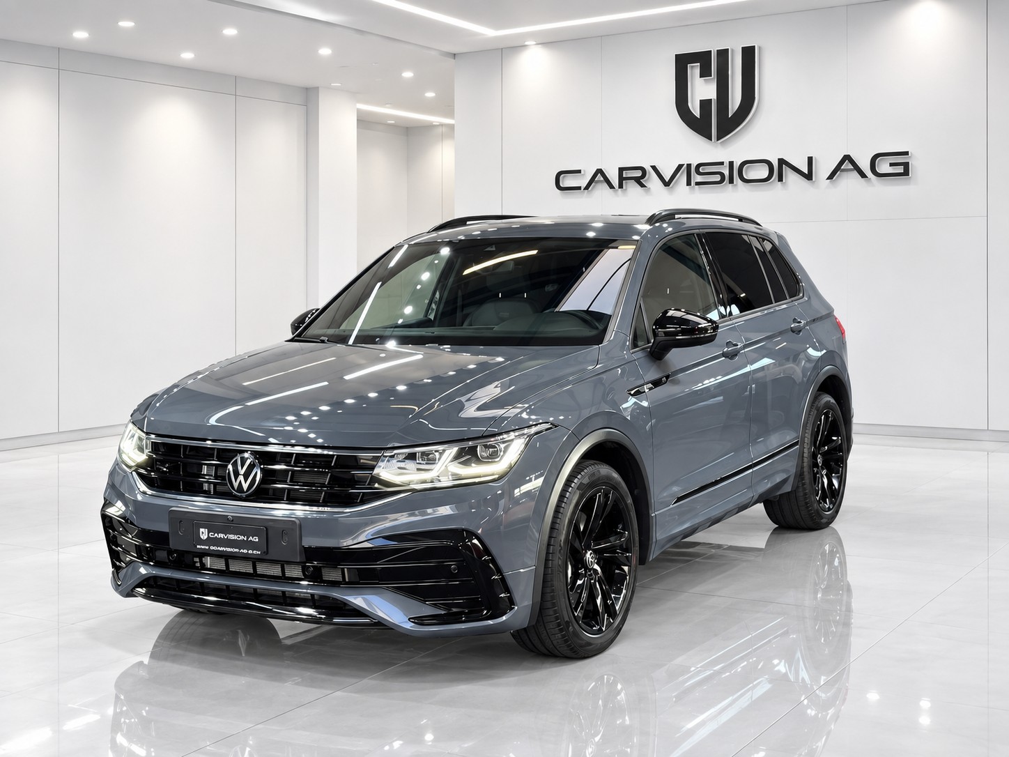 VW Tiguan 2.0 TDI SCR R-Line 4Motion DSG * Delfingrau * Anhängerkupplung * Black Style *-image-0