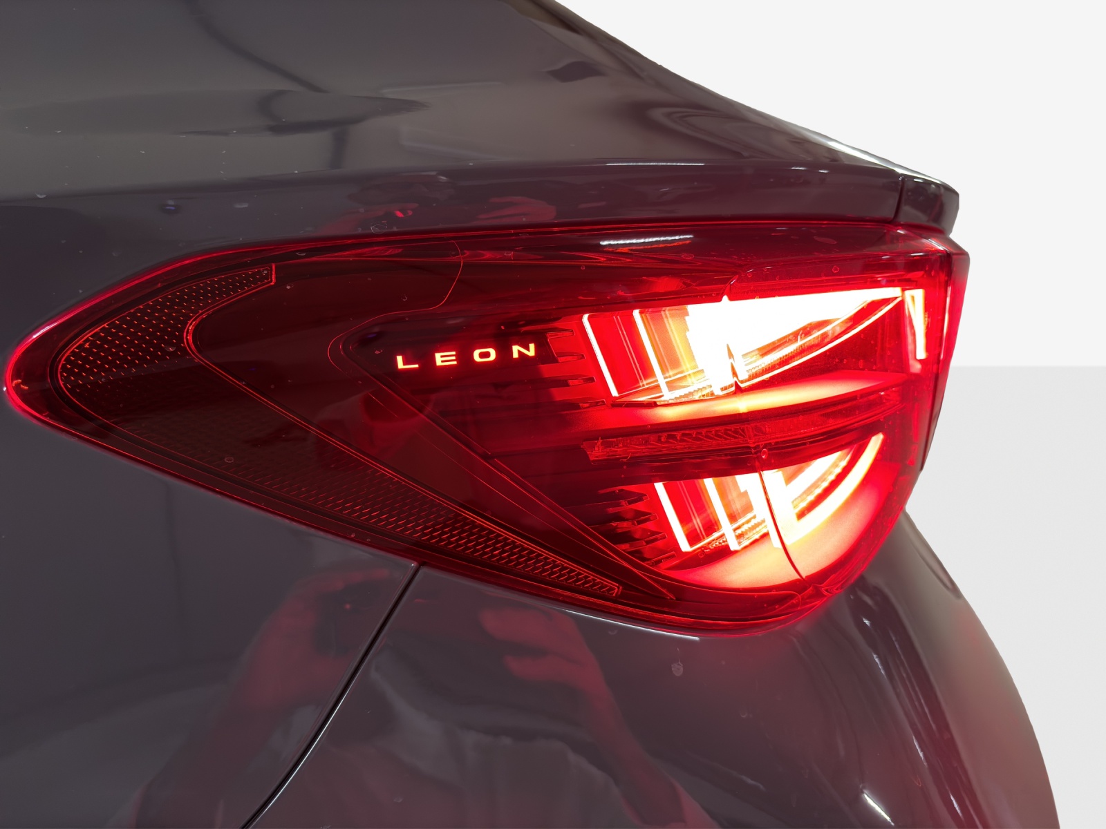 CUPRA LEON 2.0 TSI VZ DSG-image-14