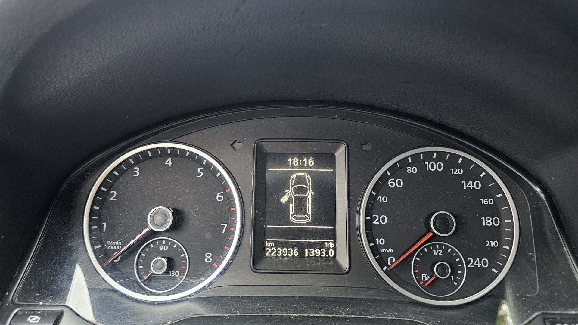 VW Tiguan 2.0 TSI Sport&Style DSG-image-12