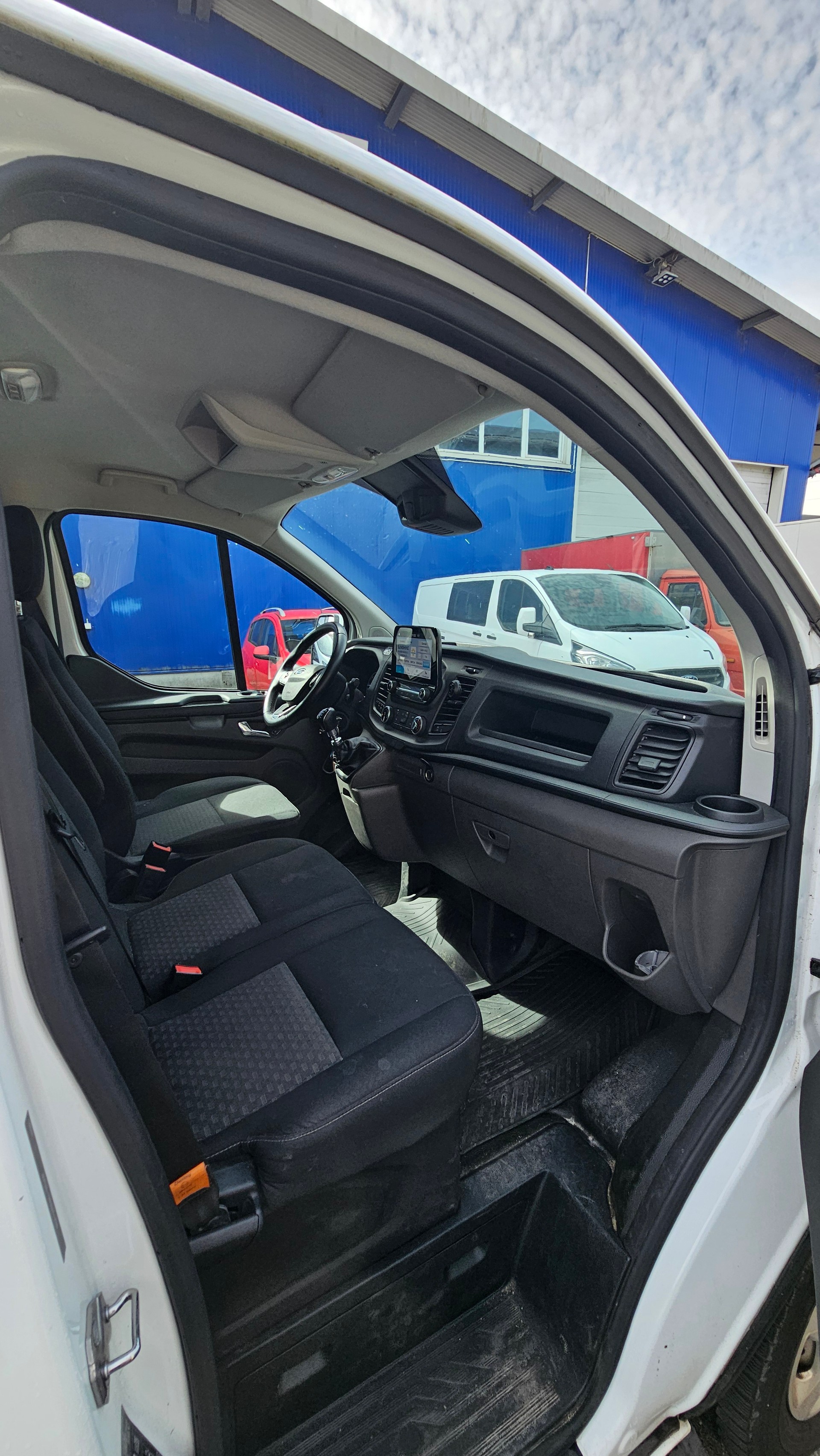 FORD Transit Custom Van 320 L2H1 DK Trend-image-18