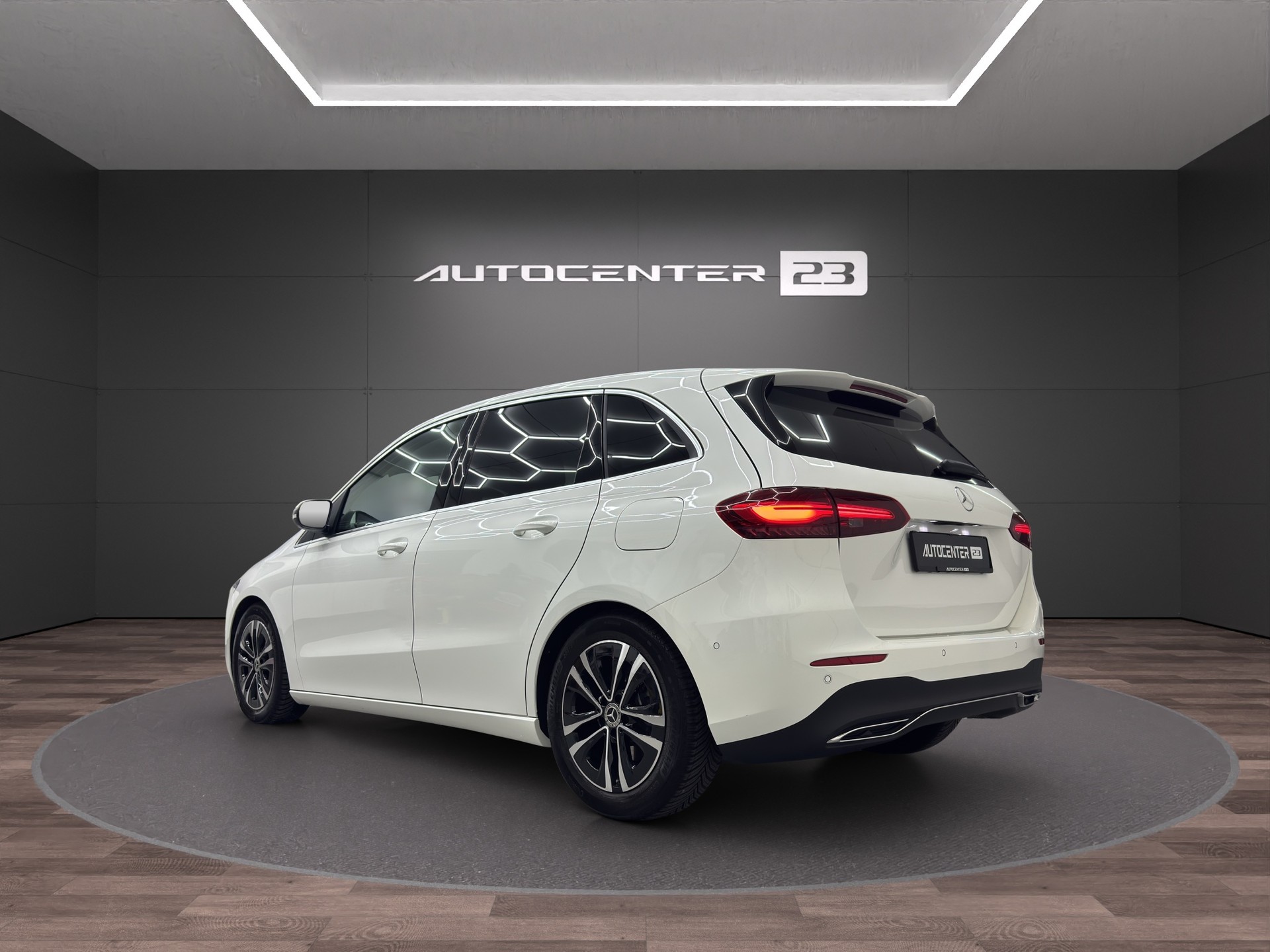 MERCEDES-BENZ B 220 d 8G-DCT-image-2