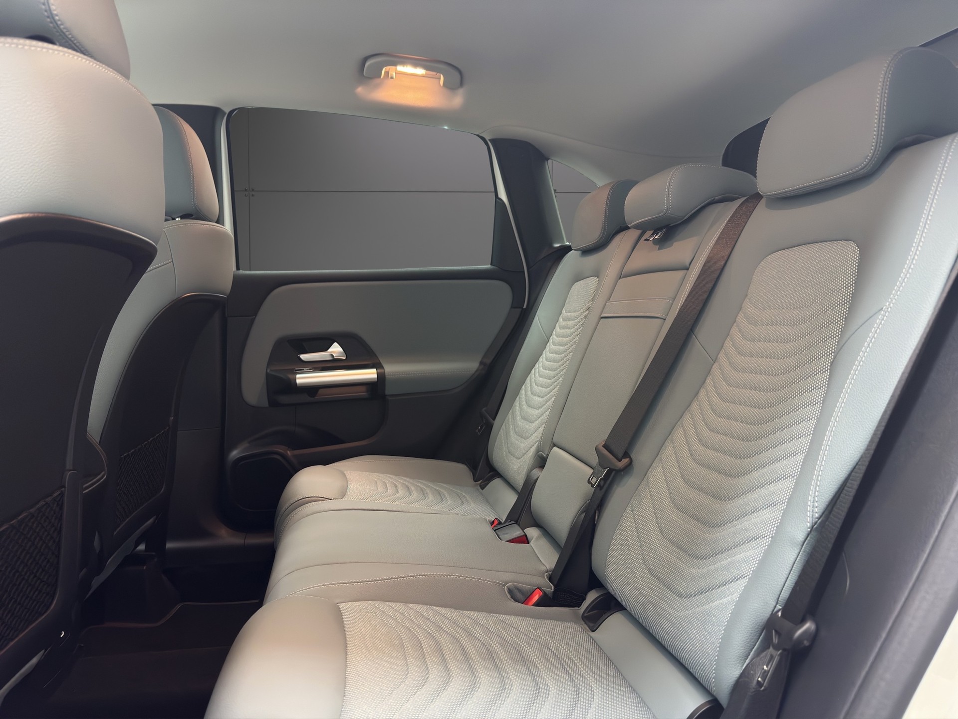 MERCEDES-BENZ B 220 d 8G-DCT-image-15