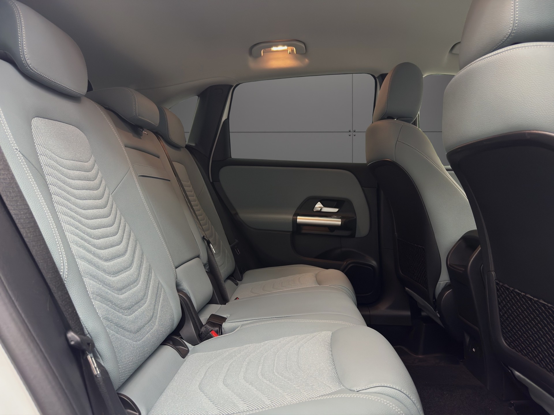 MERCEDES-BENZ B 220 d 8G-DCT-image-14