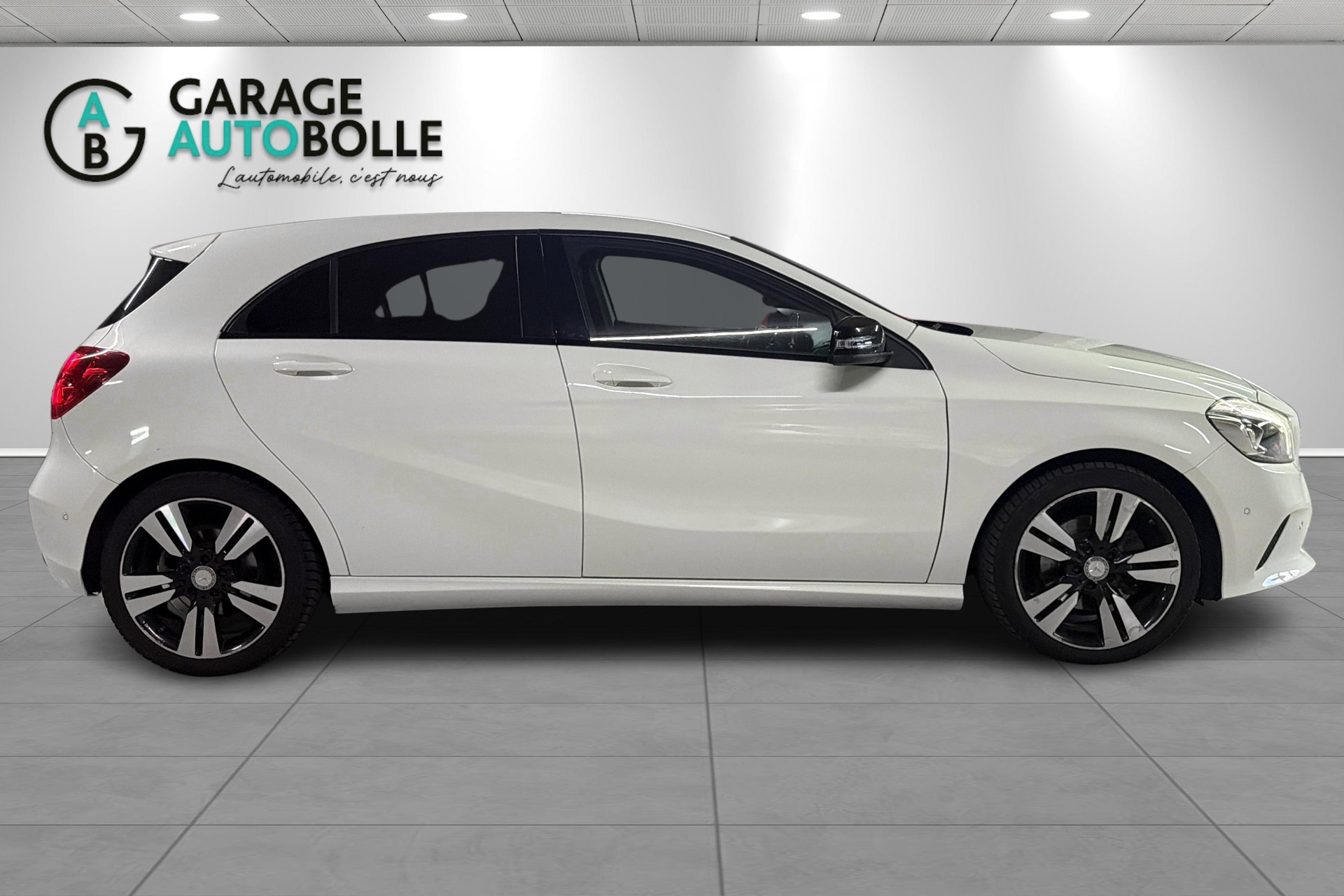 MERCEDES-BENZ A 200 CDI Night Star 7G-DCT-image-2