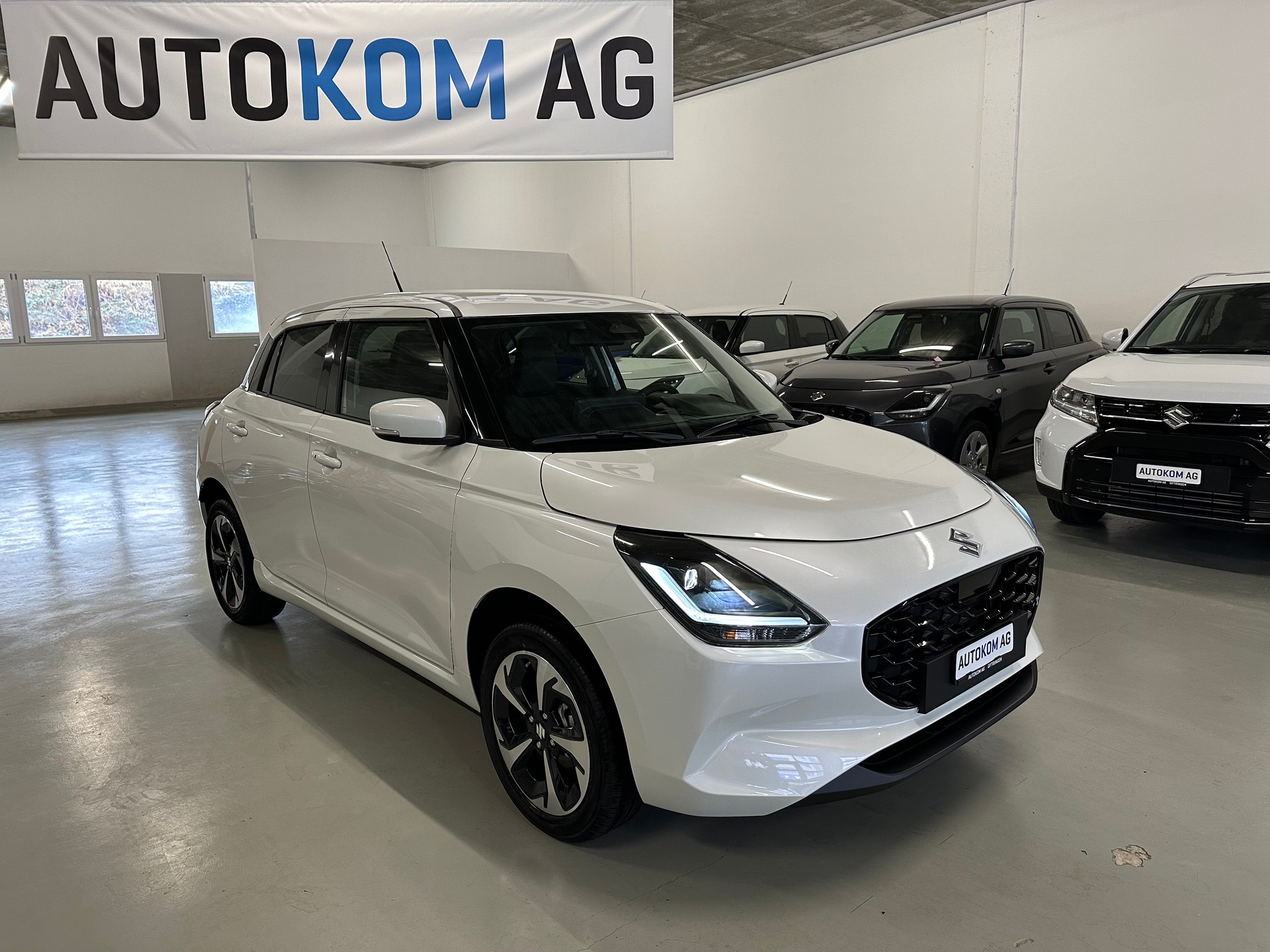 SUZUKI Swift 1.2 Compact Top Hybrid 4x4-image-0