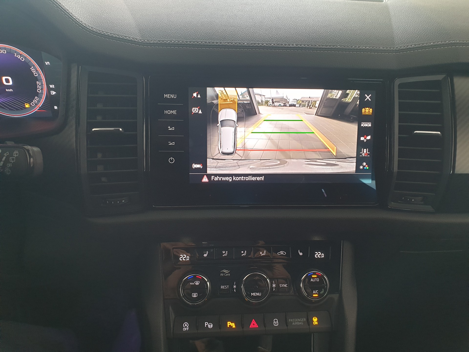 SKODA Kodiaq 2.0 TSI 4x4 SportLine 7P-image-11