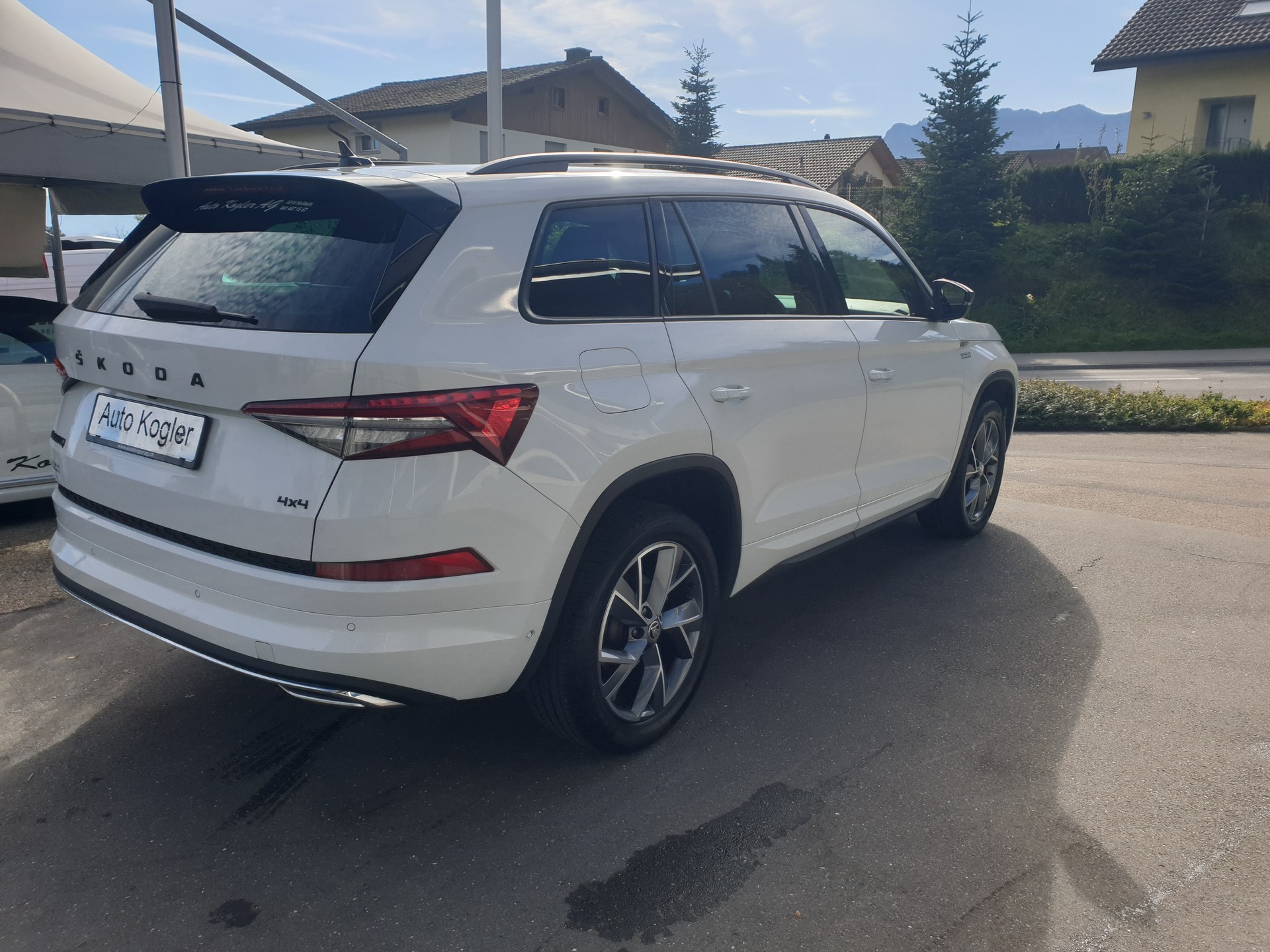 SKODA Kodiaq 2.0 TSI 4x4 SportLine 7P-image-4