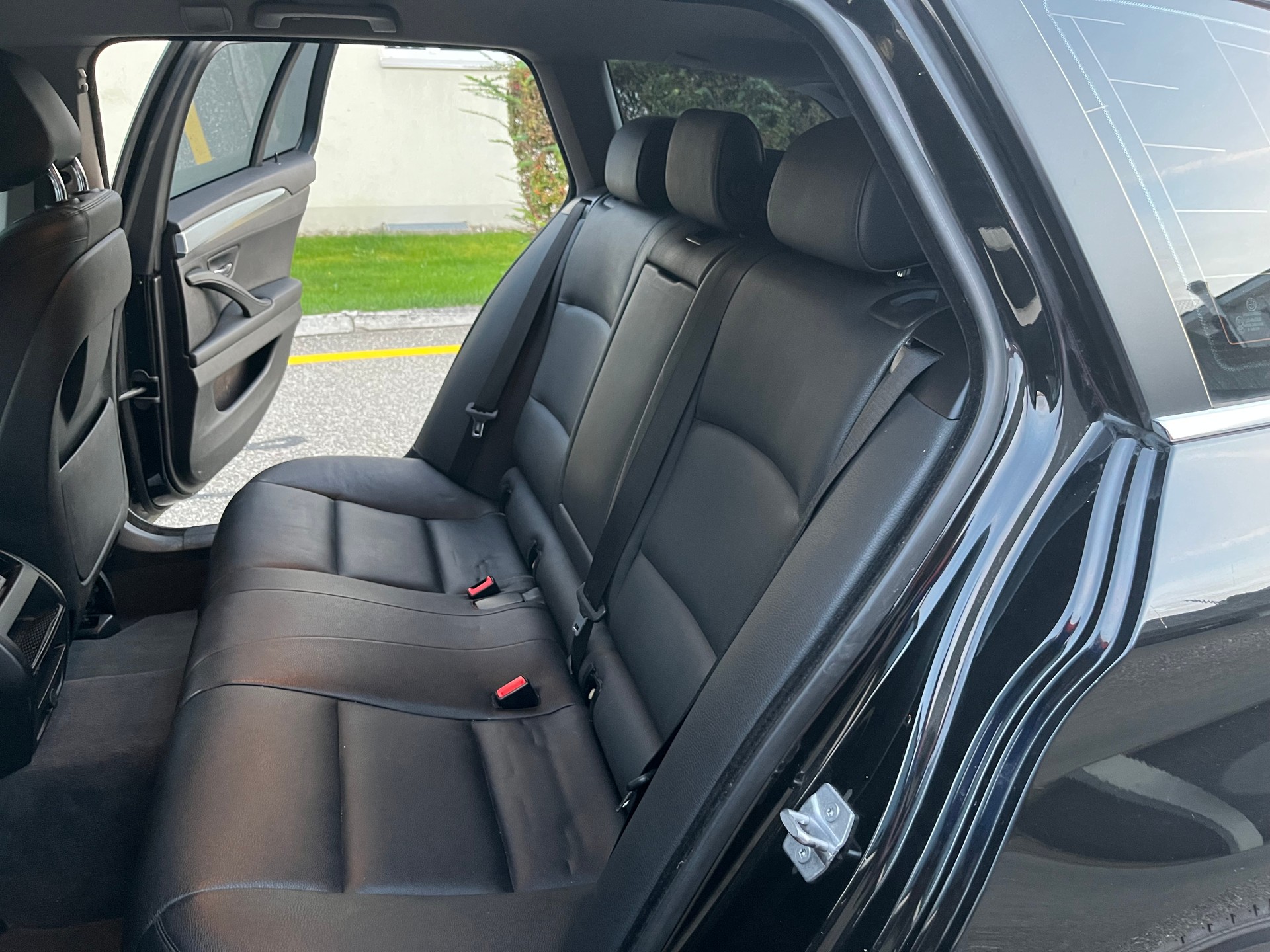 BMW 525d xDrive-image-4
