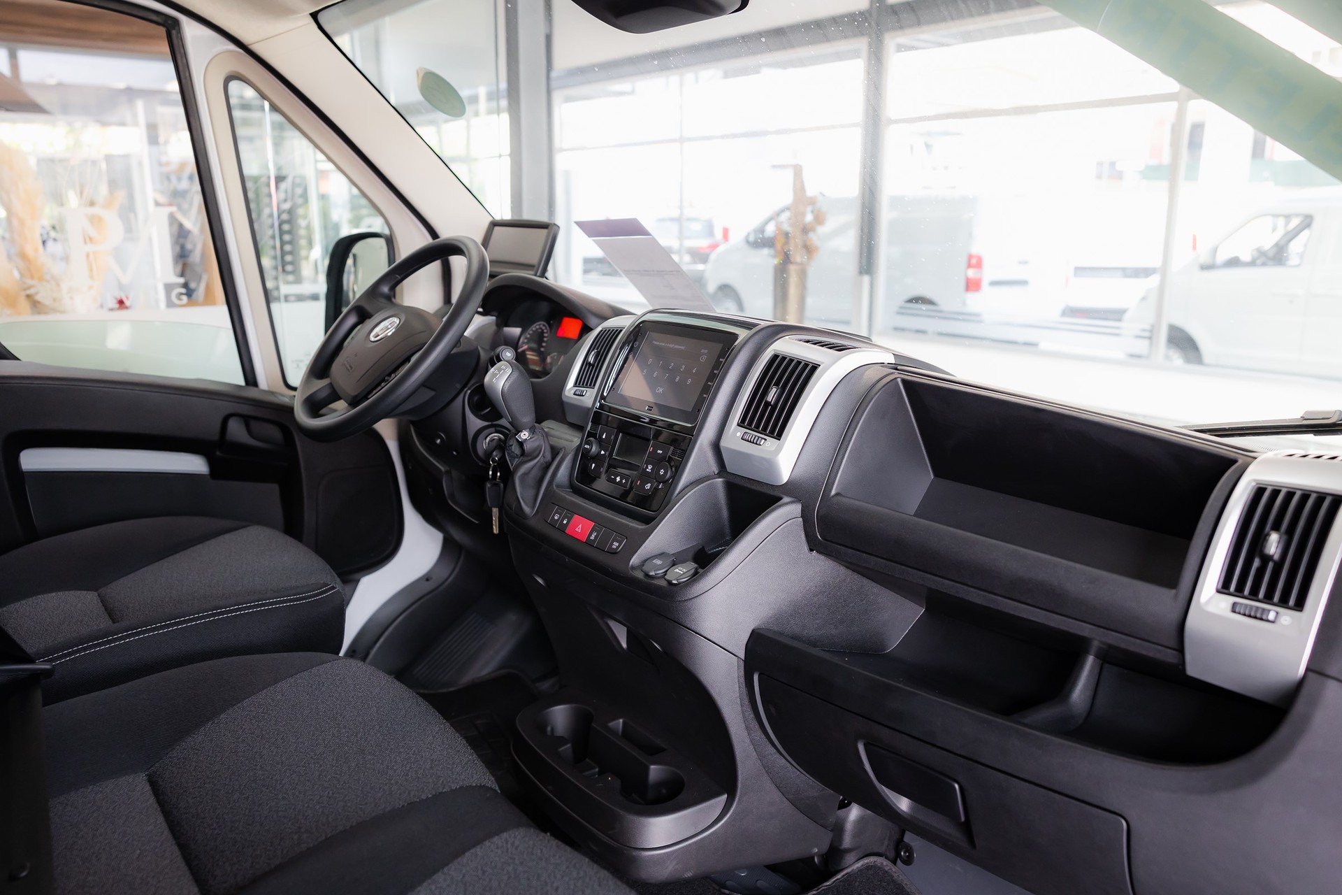 FIAT New E-Ducato 35 47kWh MH2 L2 H2 Comfort Full Option-image-14