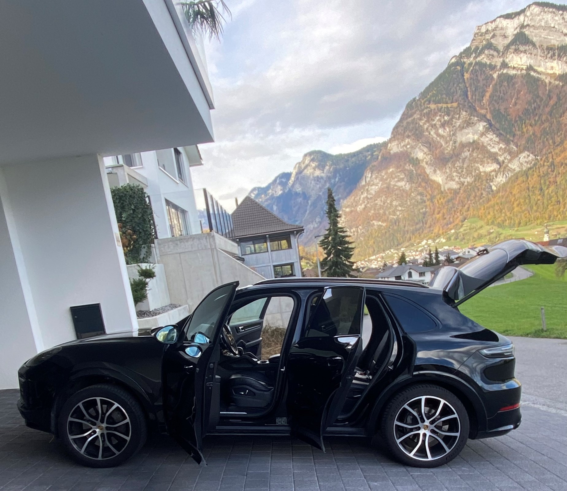 PORSCHE Cayenne S-image-2