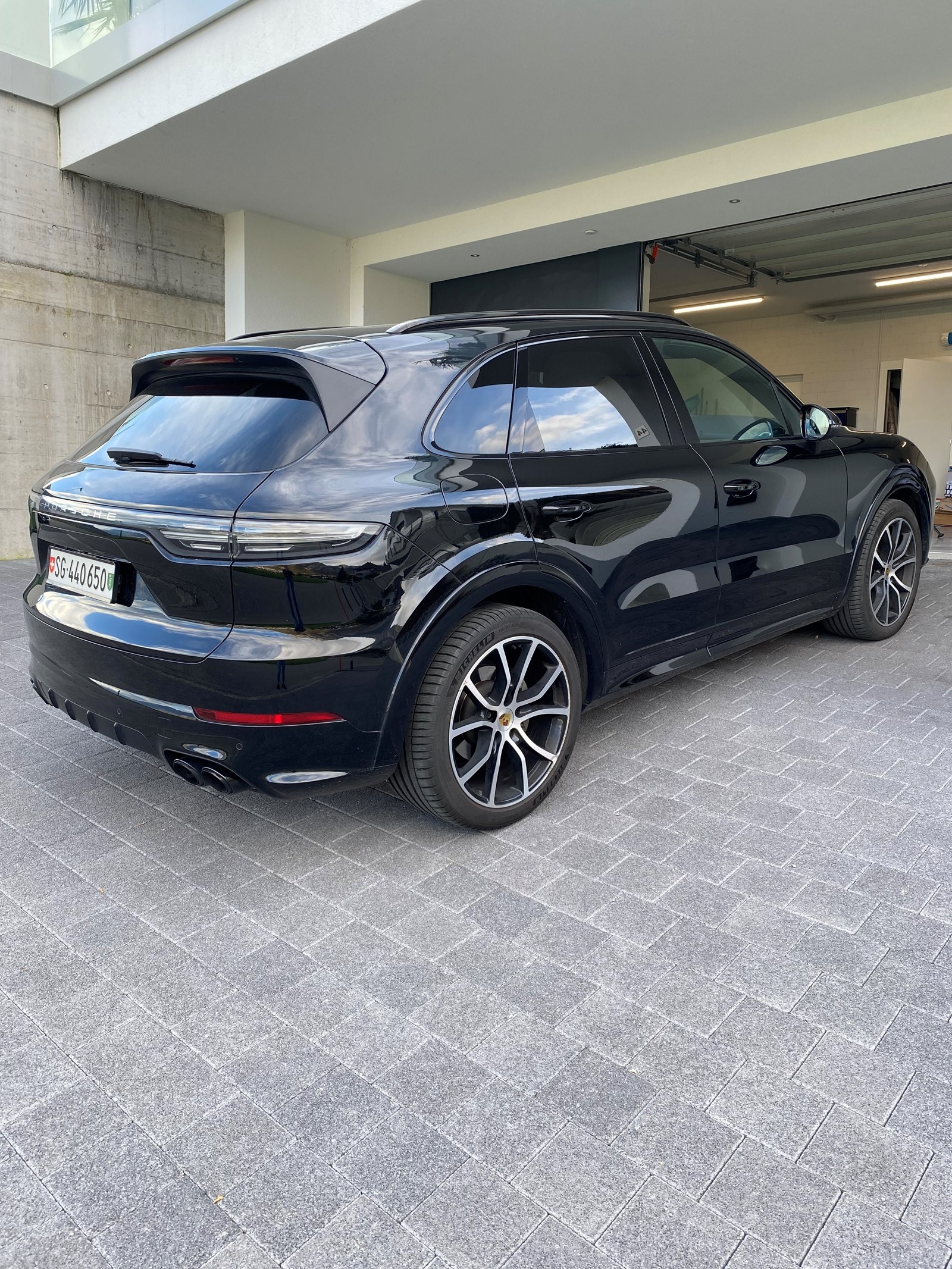 PORSCHE Cayenne S-image-0