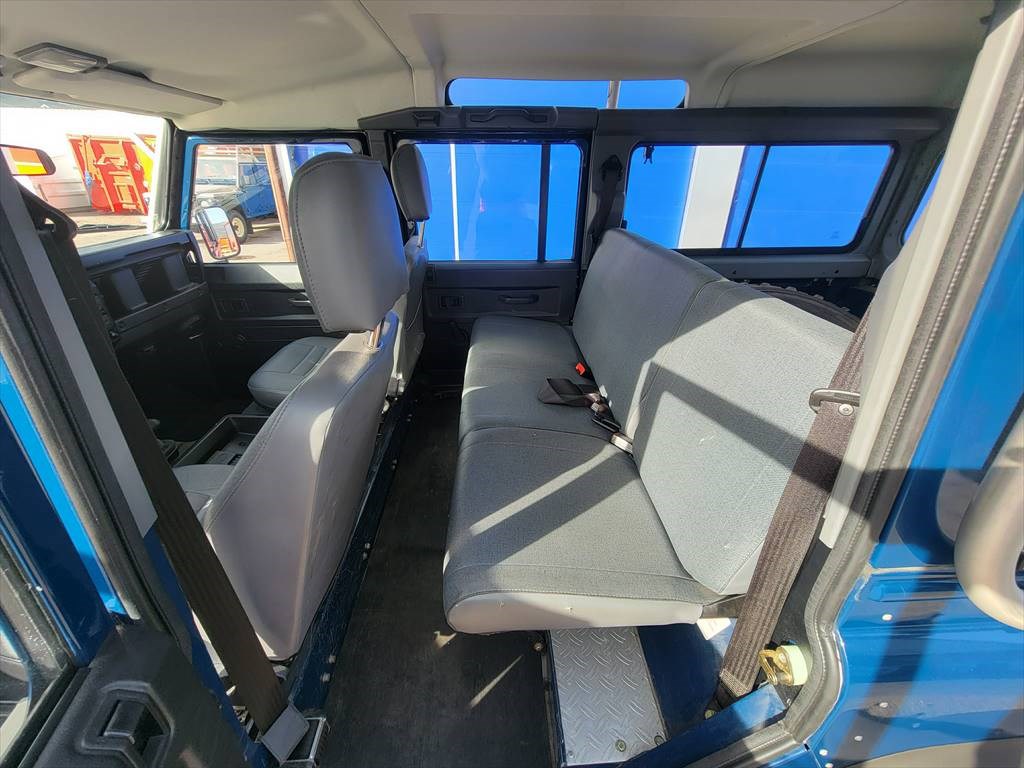 LAND ROVER Defender 110 SW 2.5 Td5-image-9