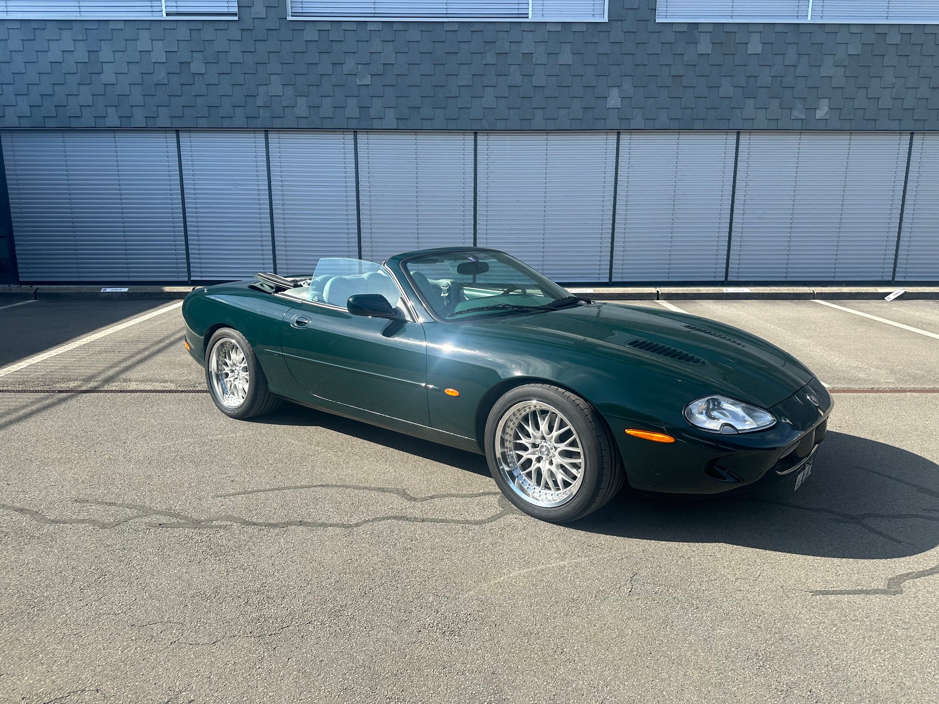 JAGUAR XKR S/C Convertible-image-3