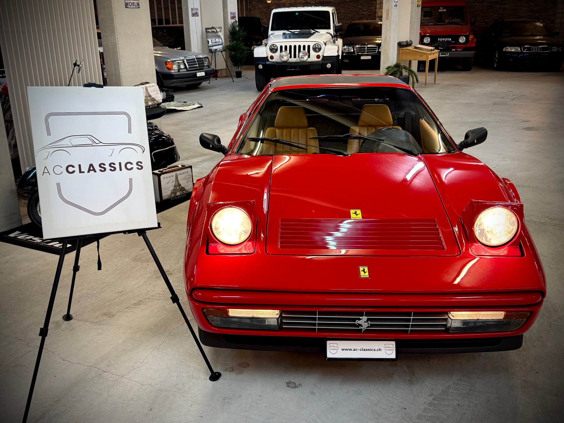 FERRARI GTS-showroom-element-2