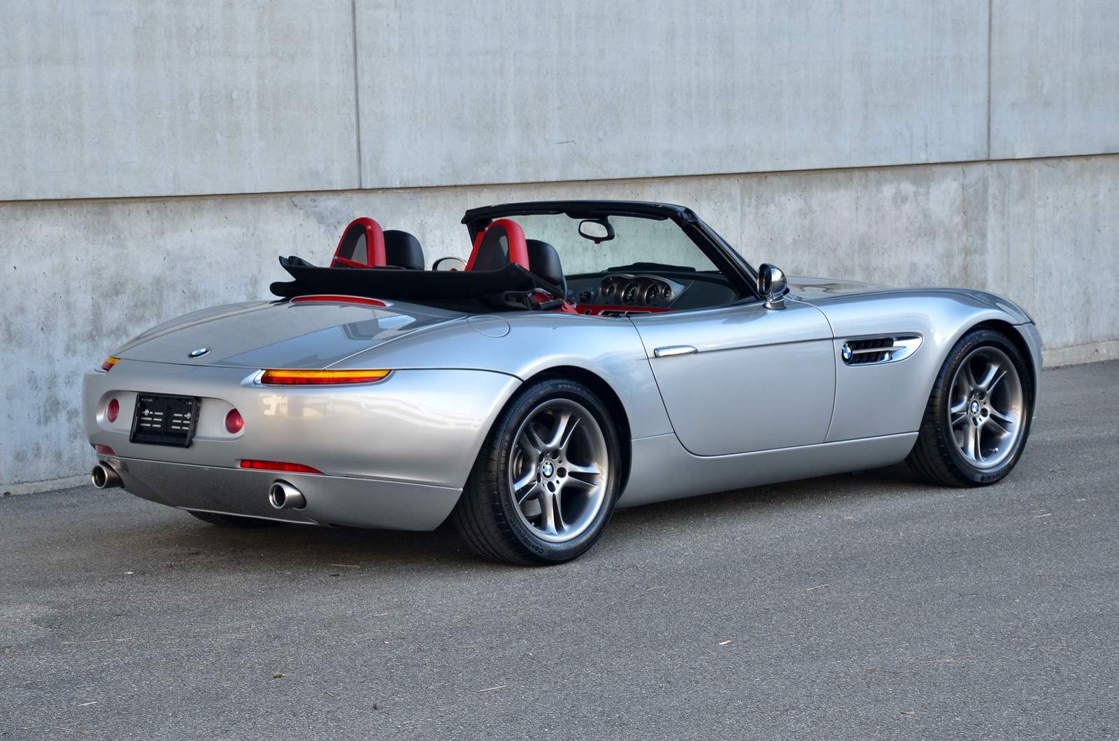 BMW Z8 Roadster-image-5