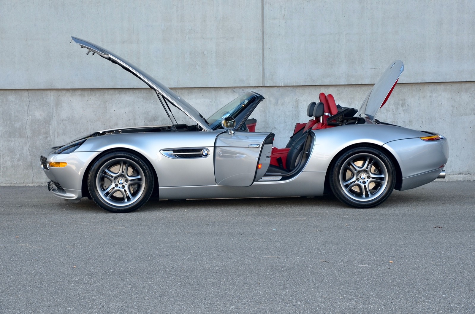 BMW Z8 Roadster-image-6