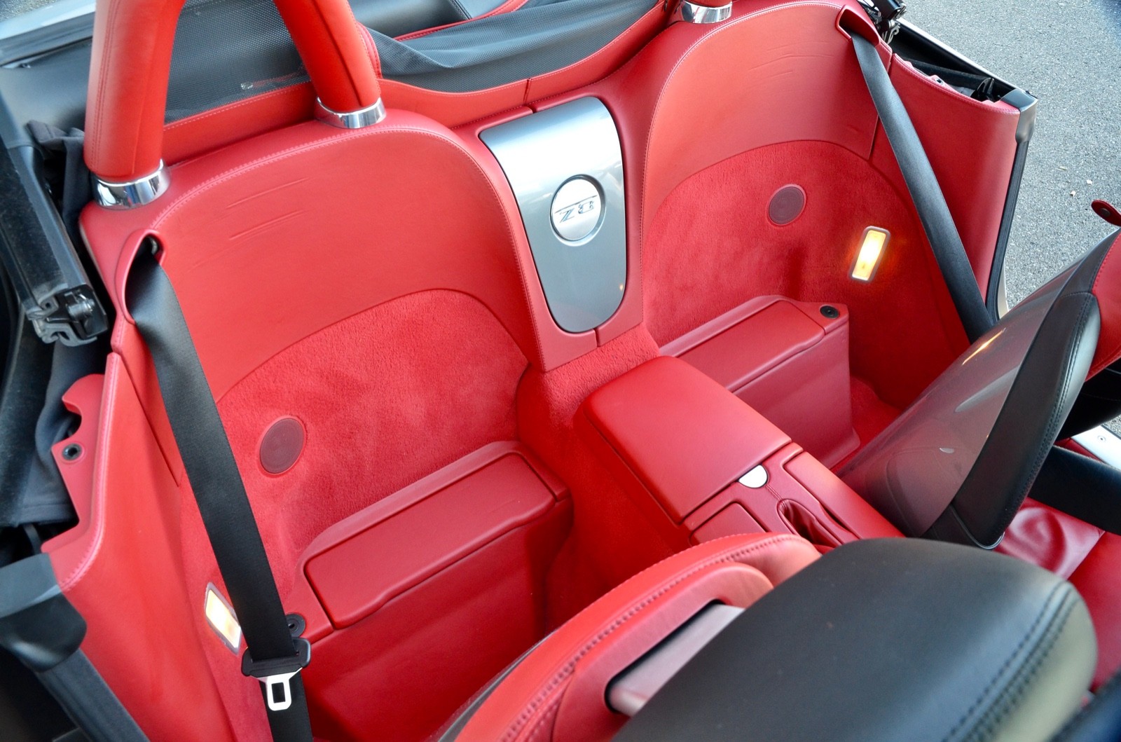 BMW Z8 Roadster-image-14