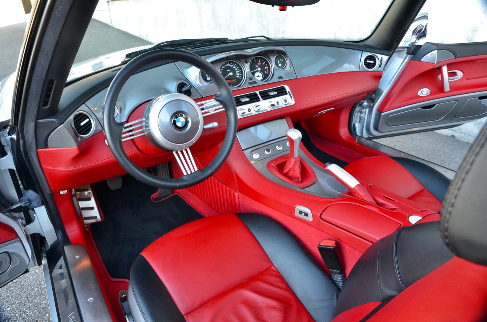 BMW Z8 Roadster-image-16