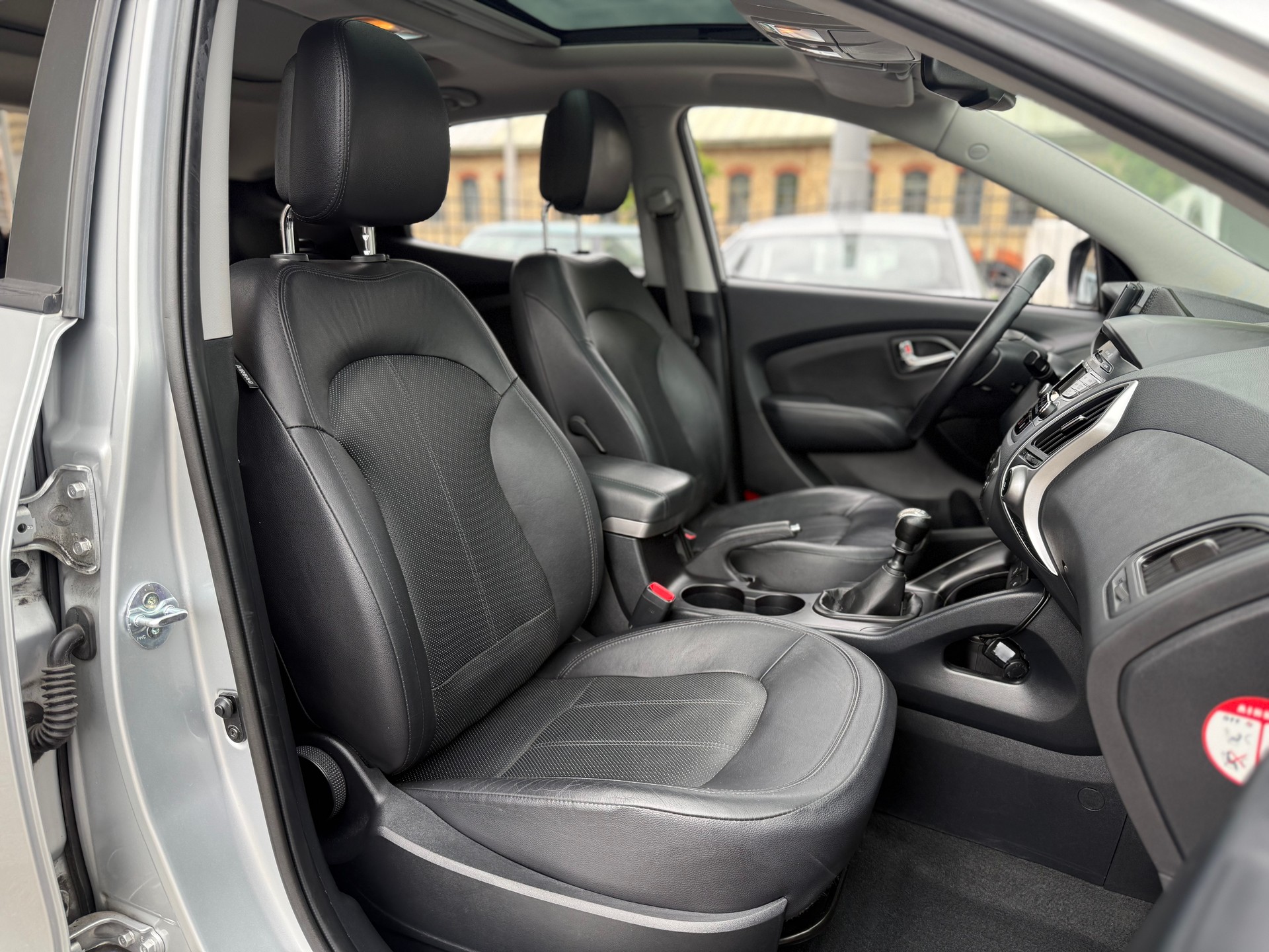 HYUNDAI iX 35 2.0 CRDi Style 4WD-image-9