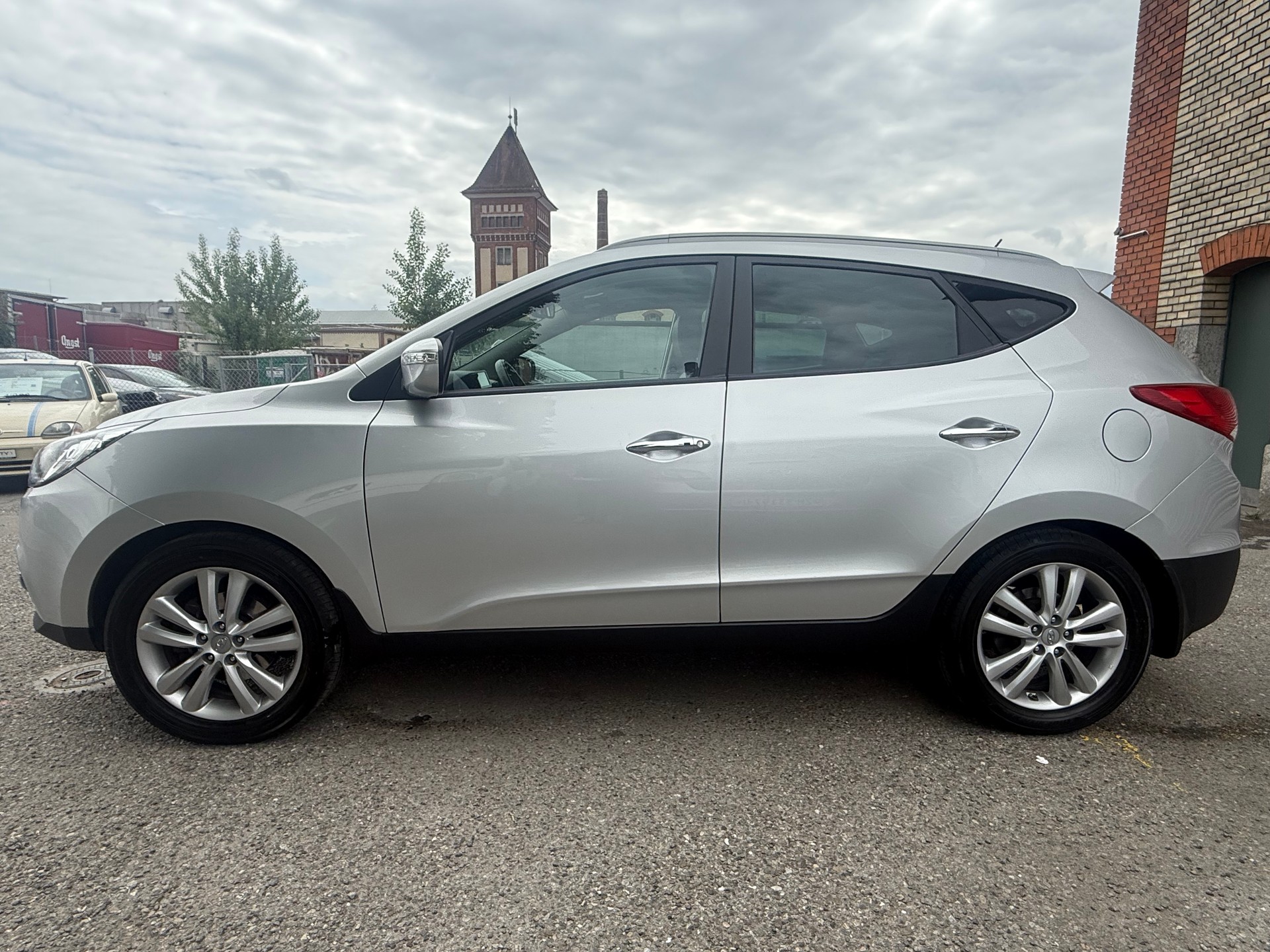 HYUNDAI iX 35 2.0 CRDi Style 4WD-image-4