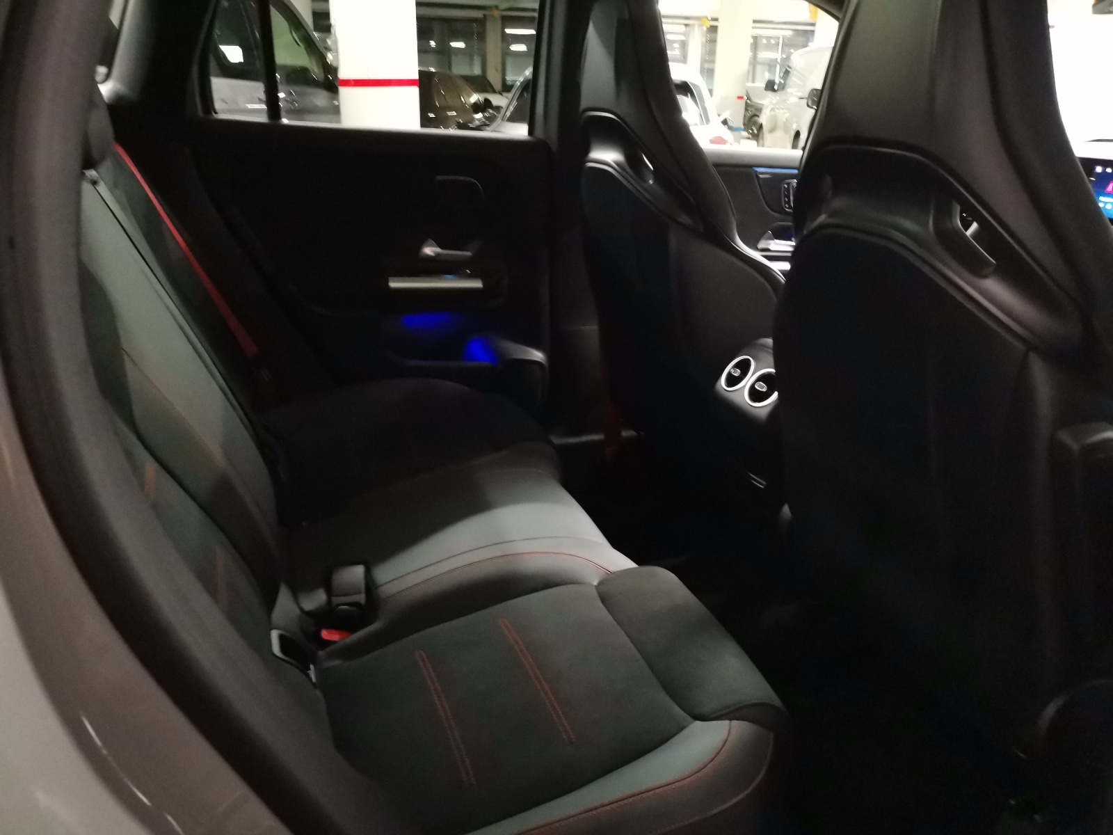 MERCEDES-BENZ AMG GLA 35 4Matic-image-9