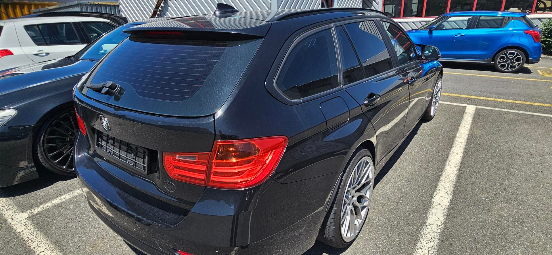 BMW 318d Touring-image-2
