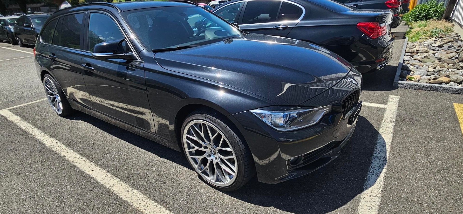 BMW 318d Touring-image-1