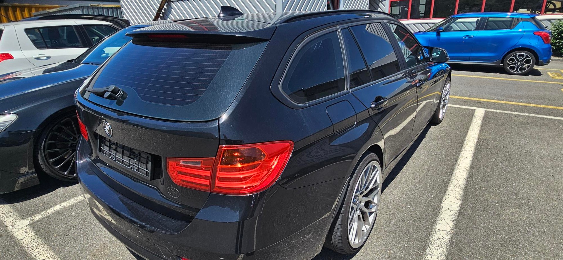 BMW 318d Touring-image-4