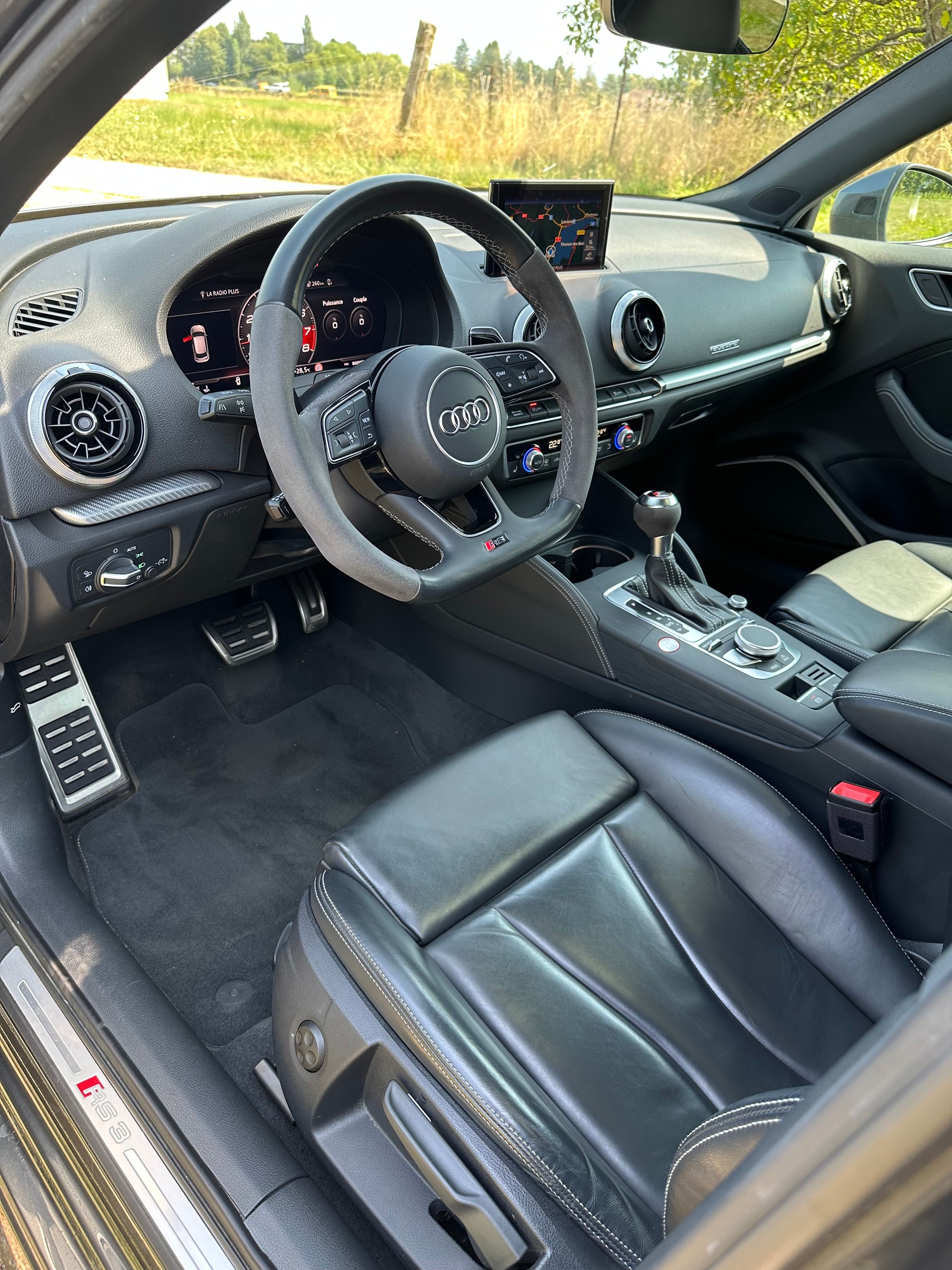 AUDI RS3 Sportback 2.5 TSI quattro S-tronic-image-4