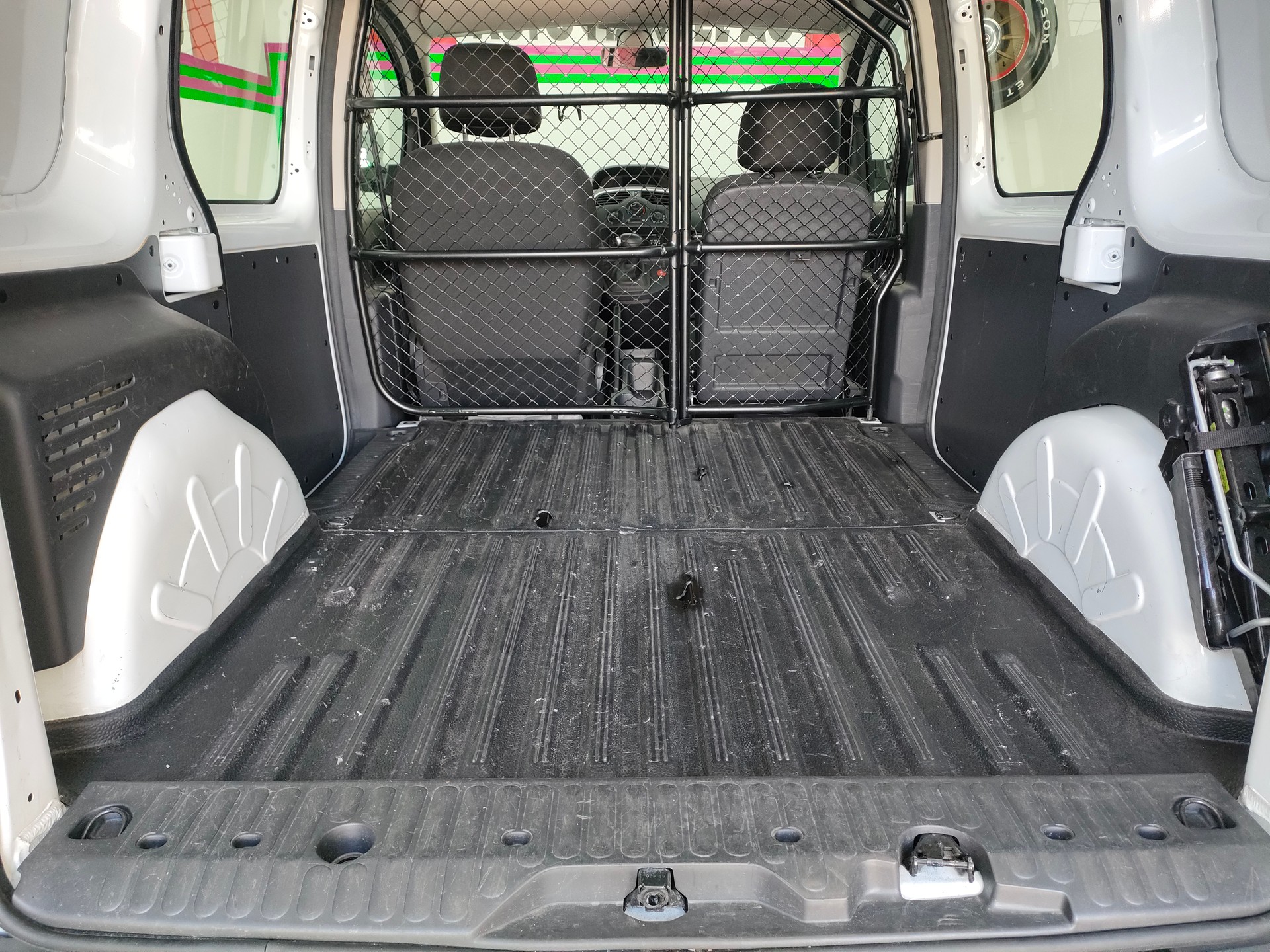 RENAULT Kangoo Medium TCe 115 Business A-image-13