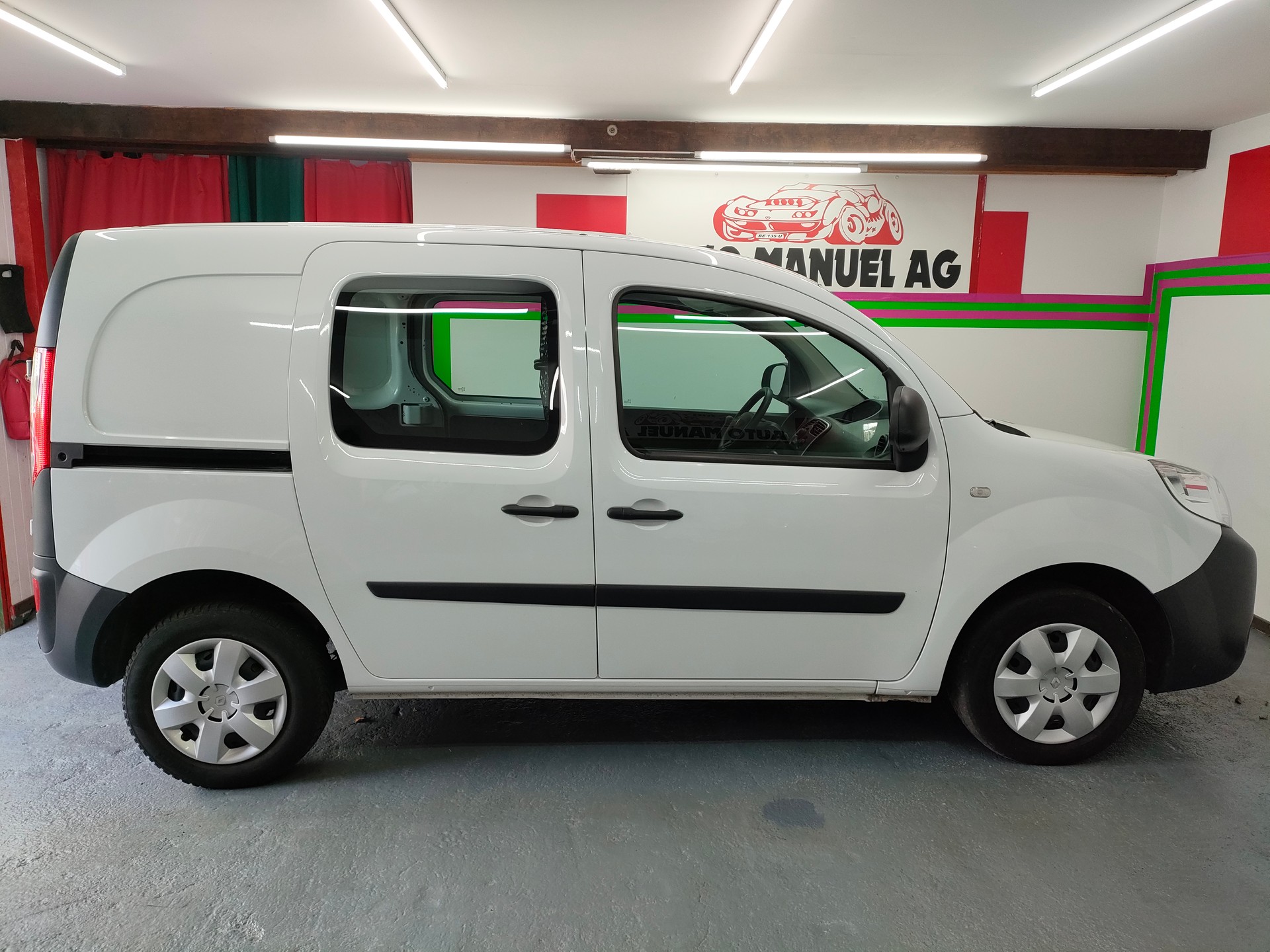 RENAULT Kangoo Medium TCe 115 Business A-image-4