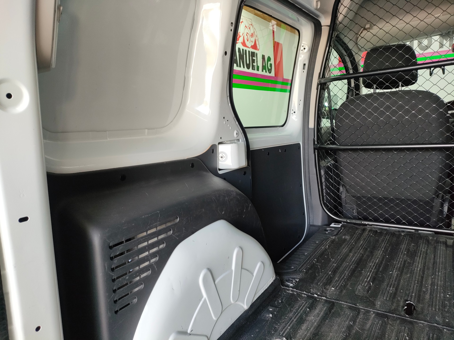 RENAULT Kangoo Medium TCe 115 Business A-image-14