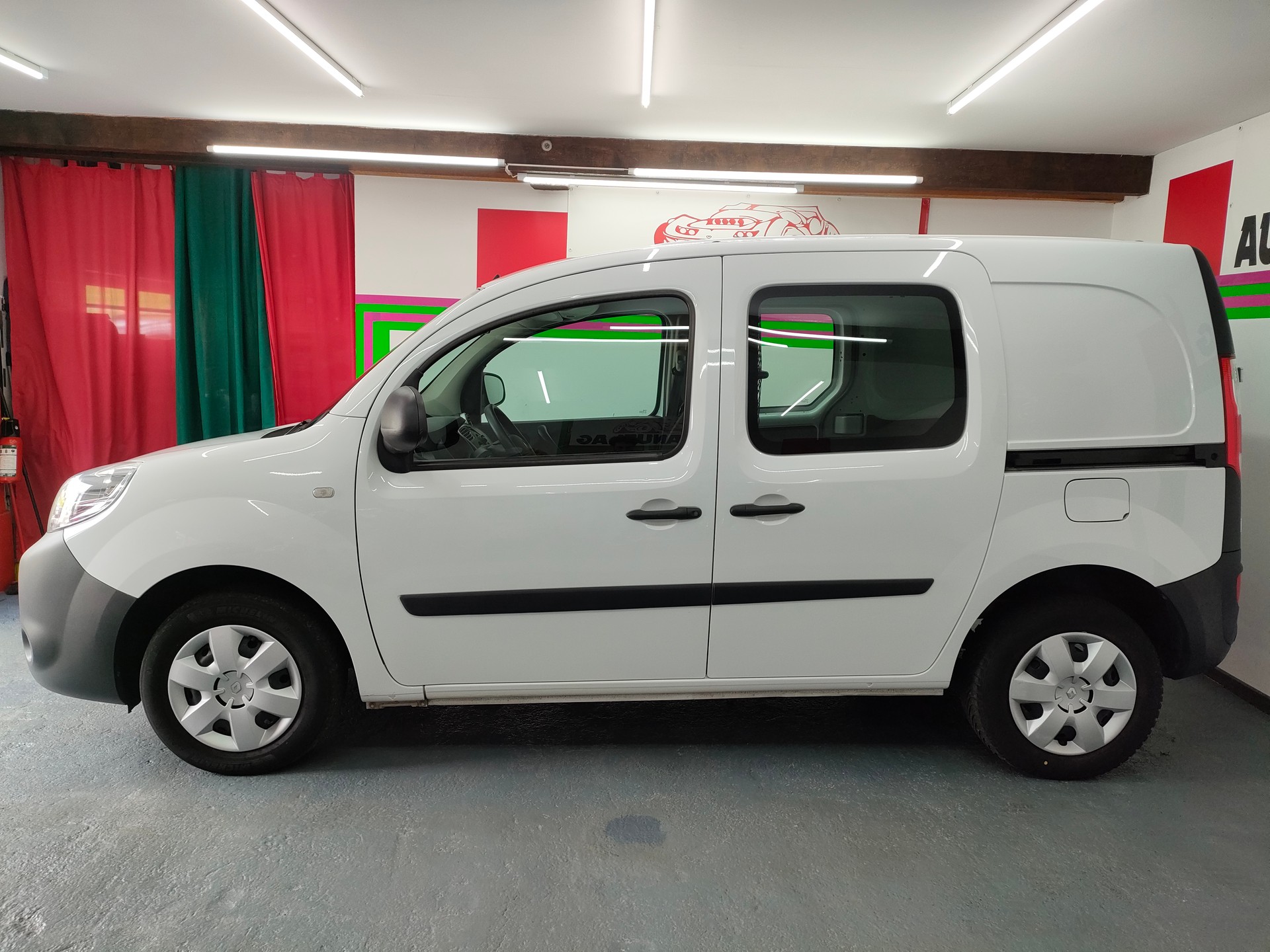 RENAULT Kangoo Medium TCe 115 Business A-image-3