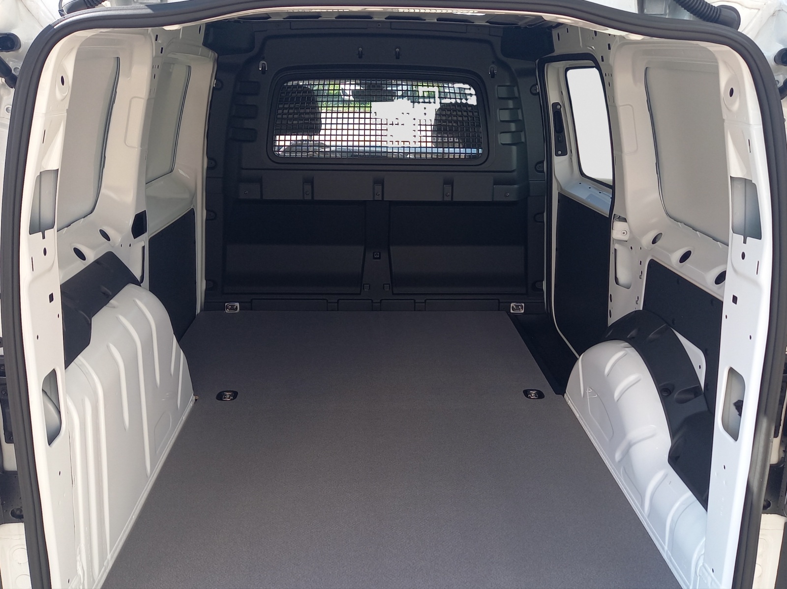 VW Caddy Cargo 1.5TSI Maxi-image-9