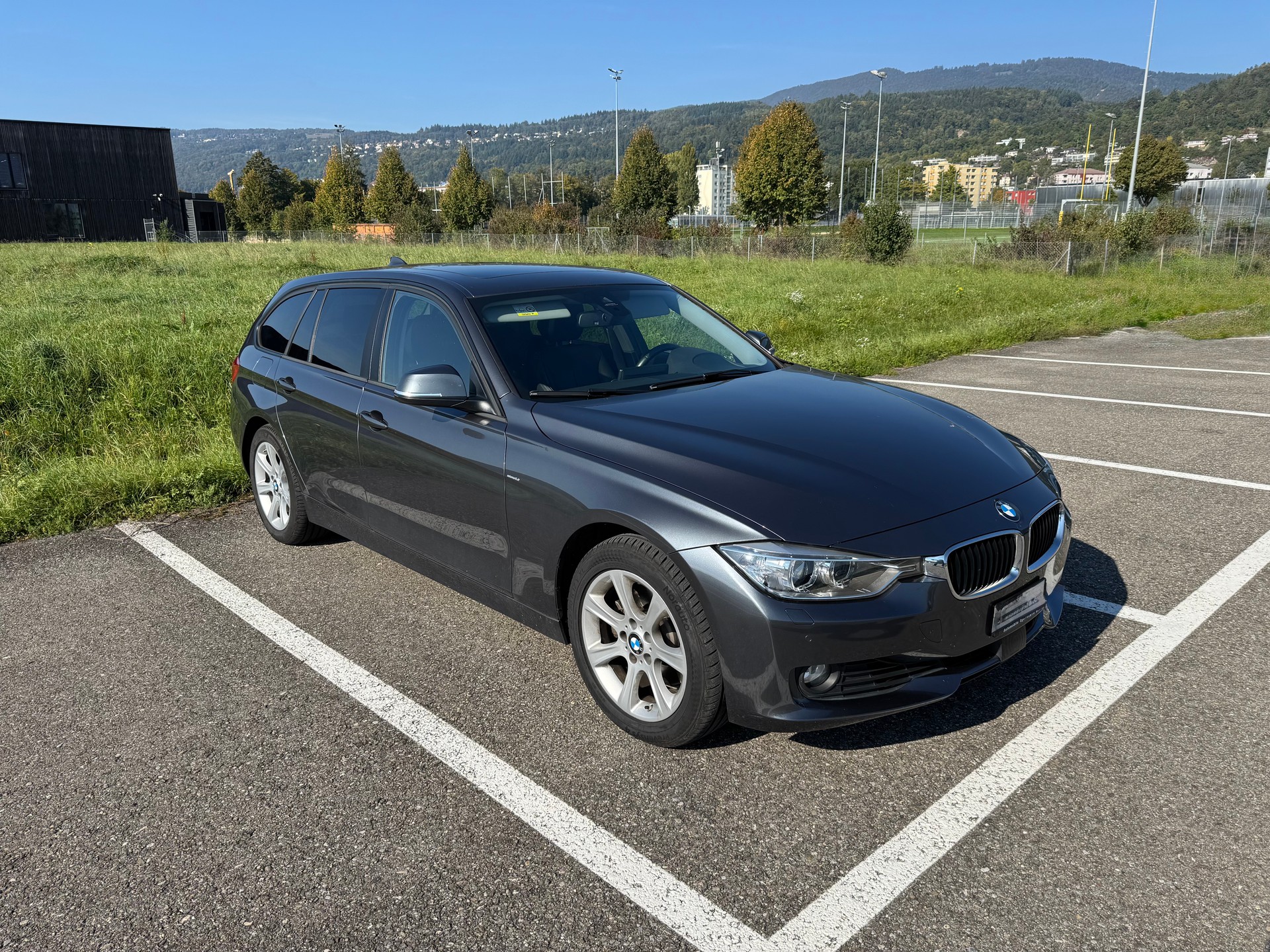 BMW 330d xDrive Touring Steptronic-image-1