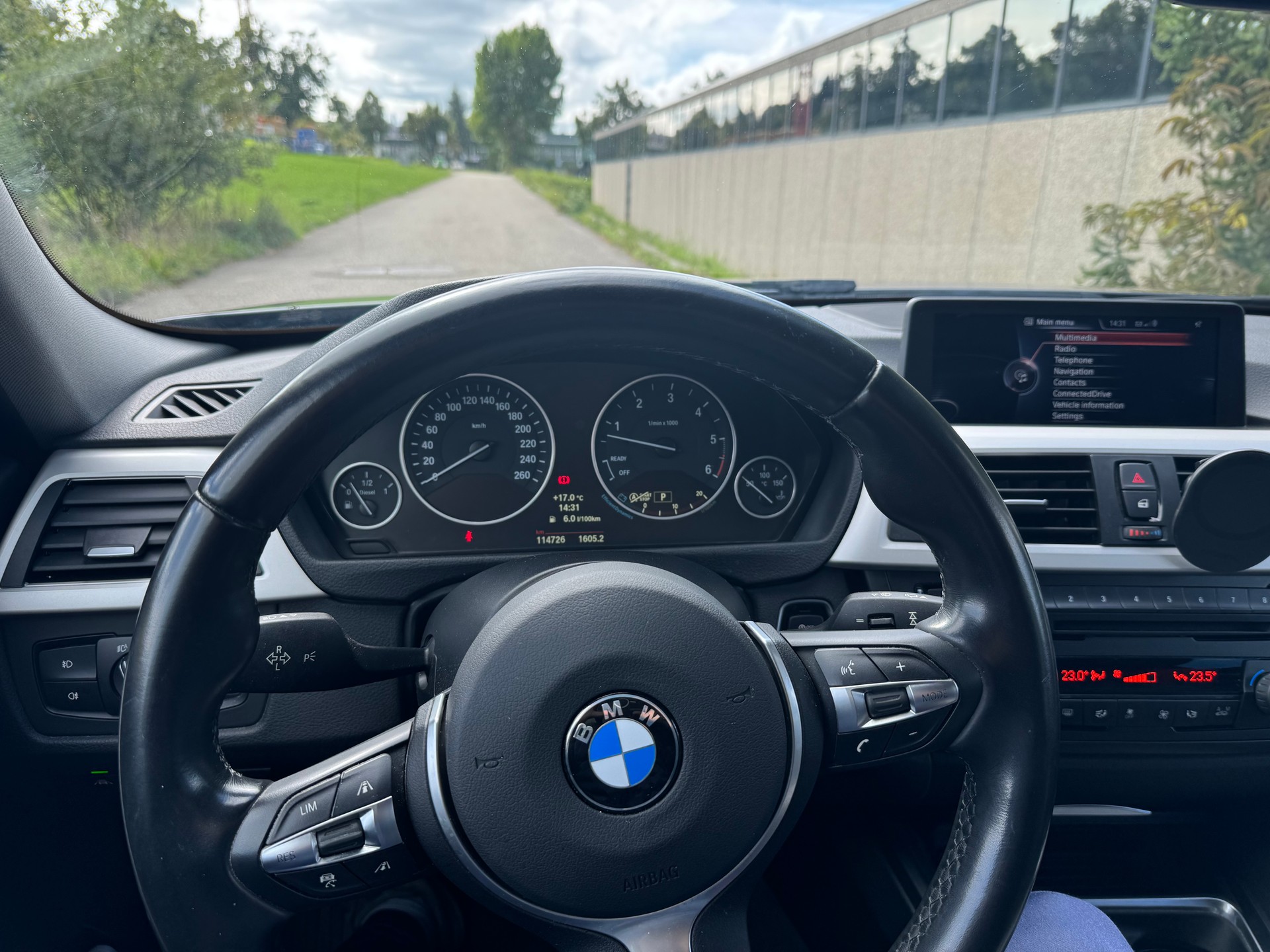 BMW 330d xDrive Touring Steptronic-image-3