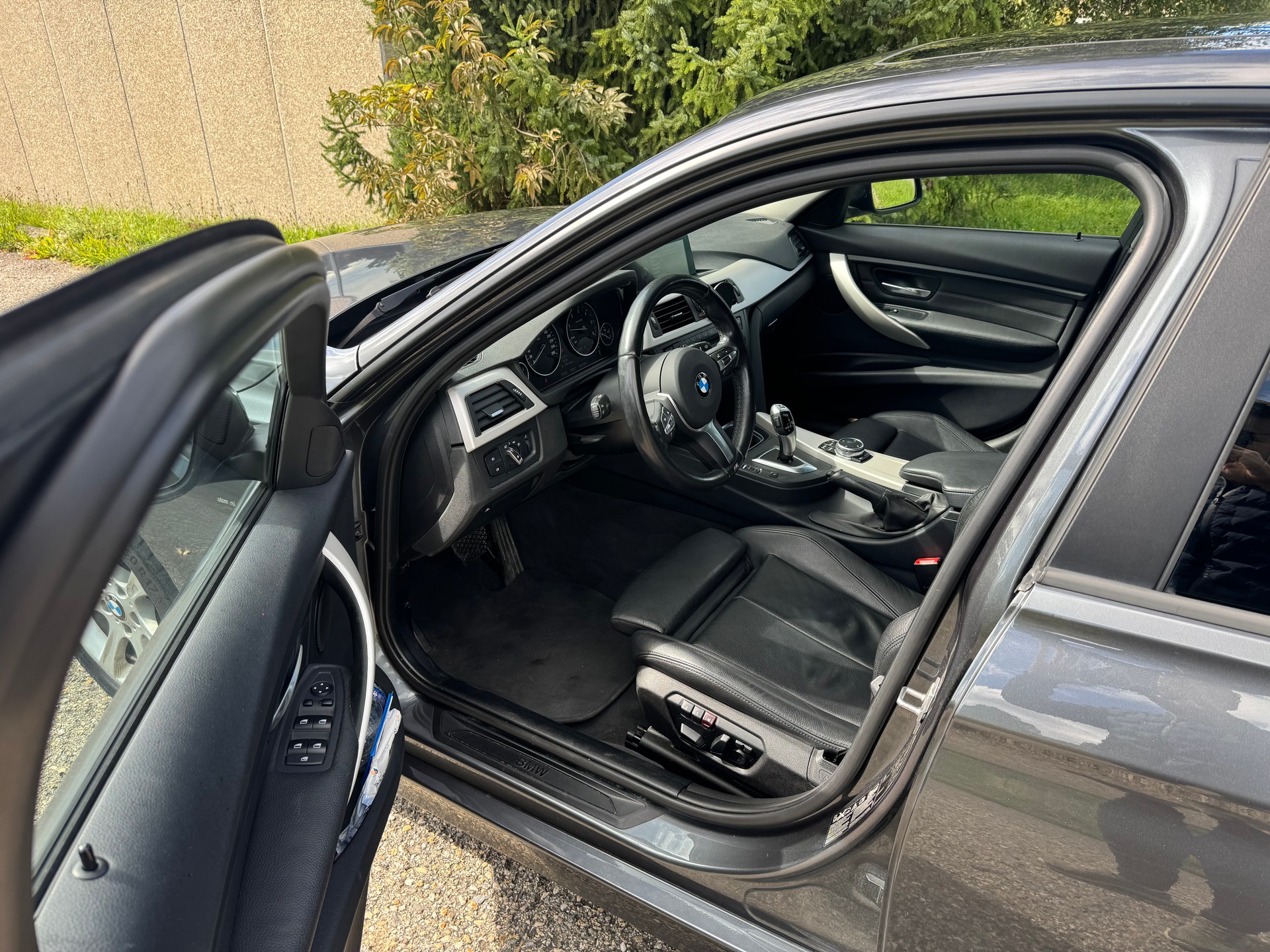 BMW 330d xDrive Touring Steptronic-image-4
