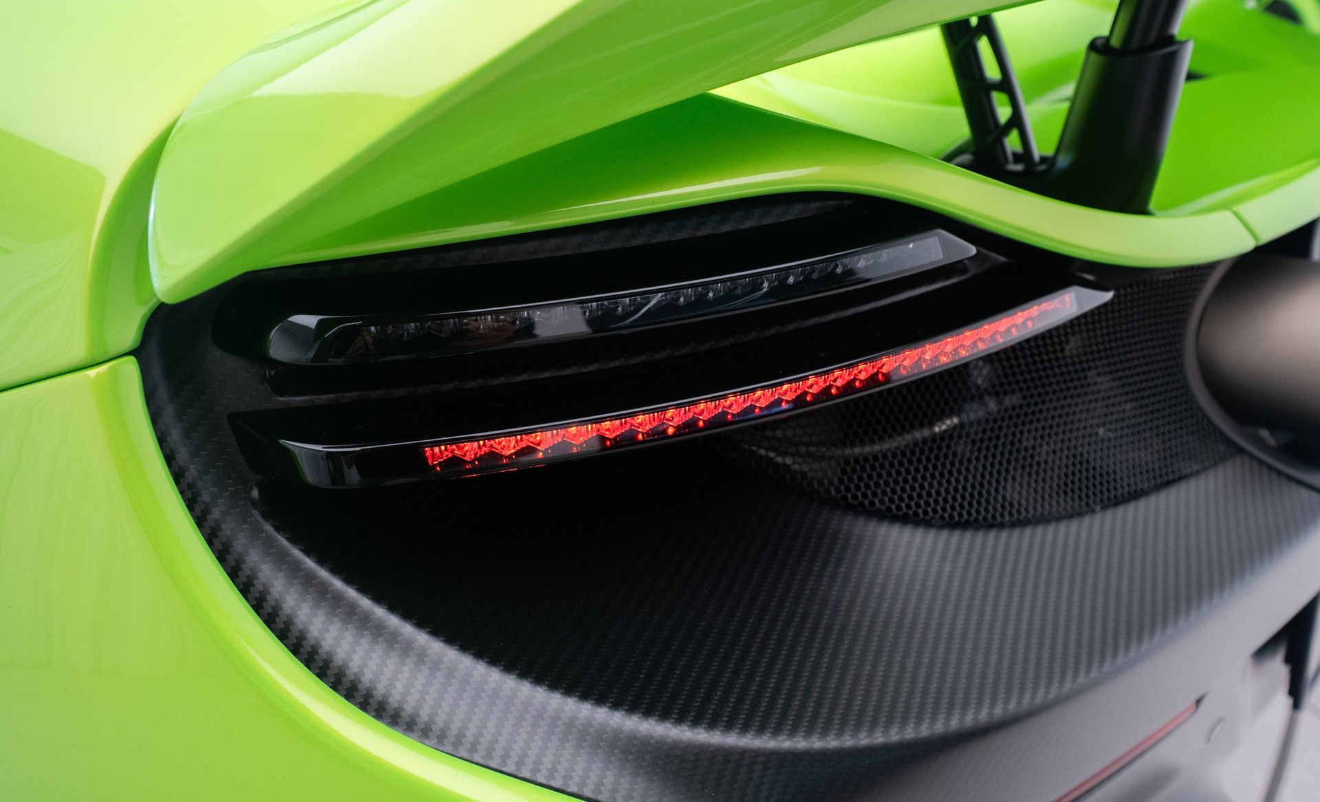 McLAREN 675LT Coupé 3.8 V8 SSG-image-18