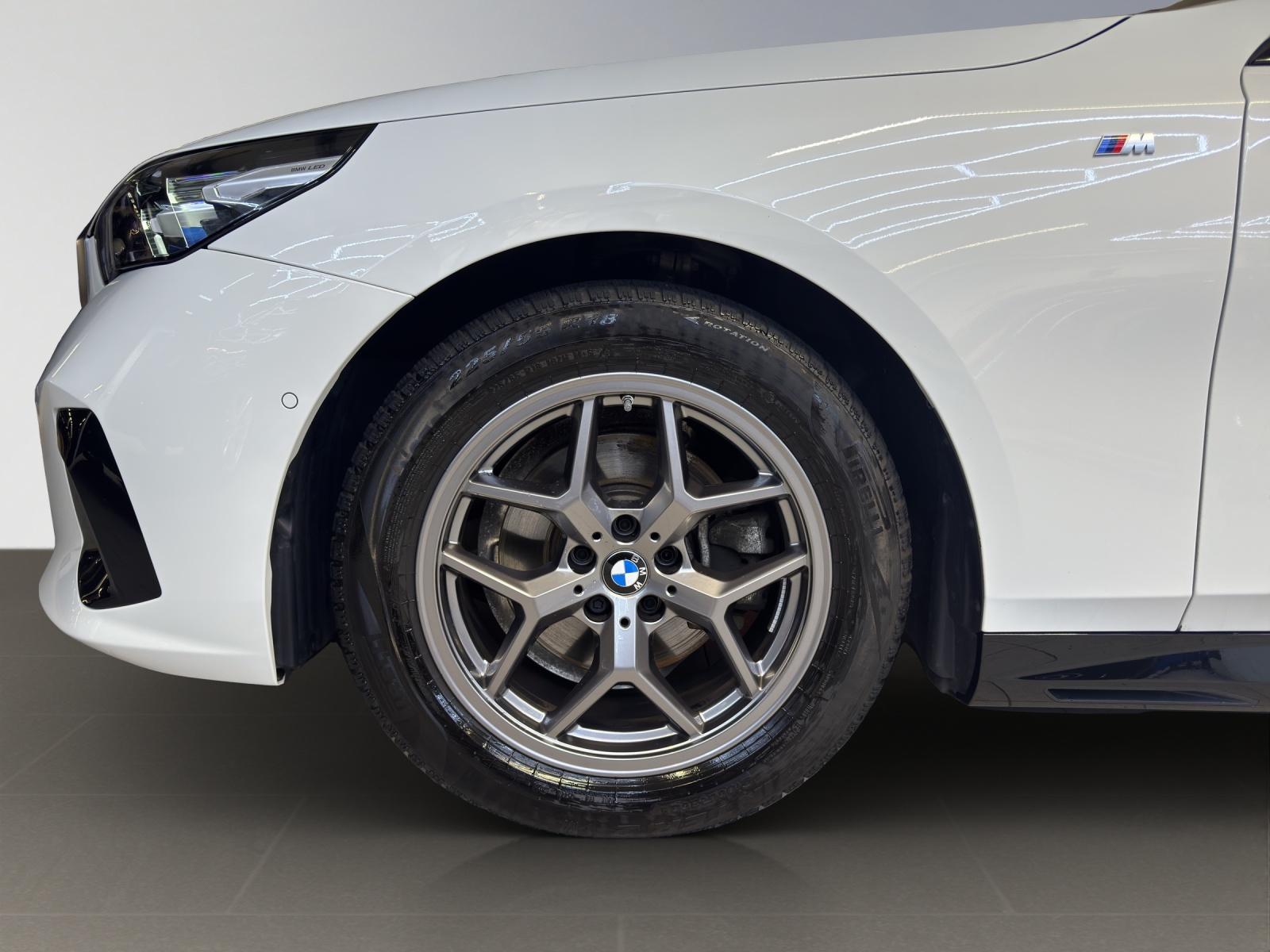 BMW 520d xDrive Touring M Sport-image-16
