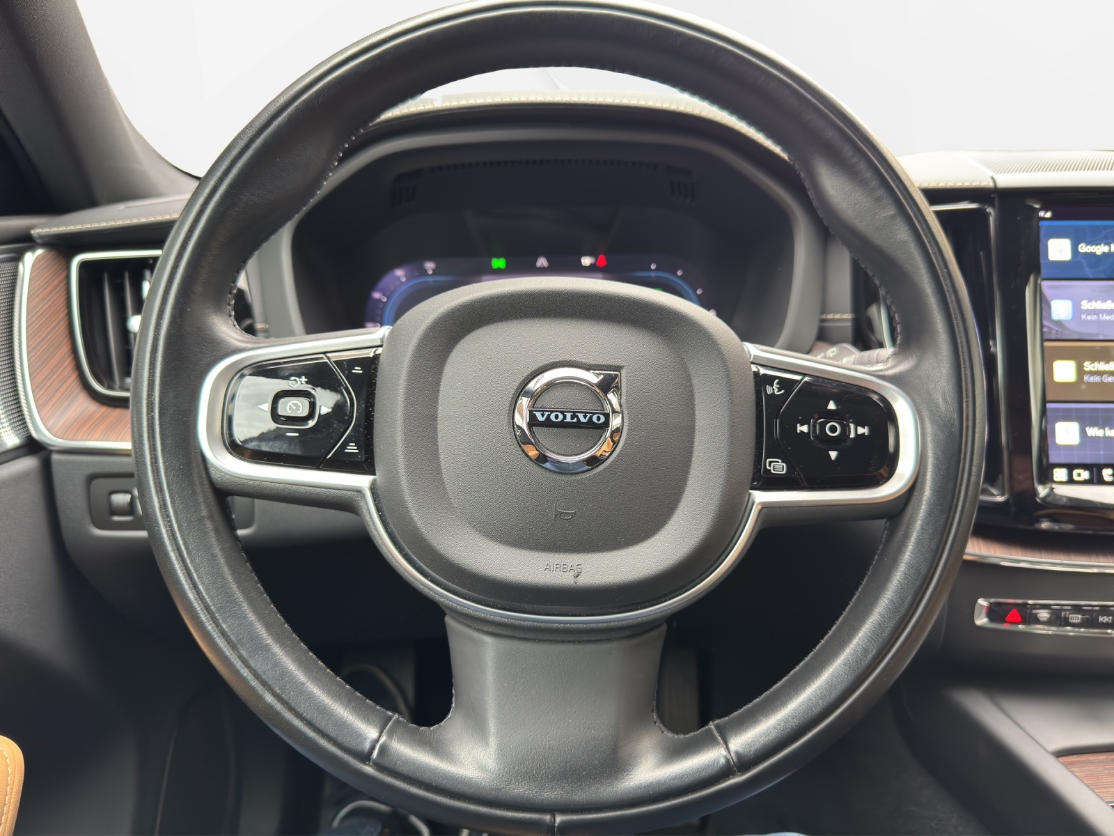 VOLVO XC60 T6 eAWD PluginHybrid Inscription Geartronic-image-14