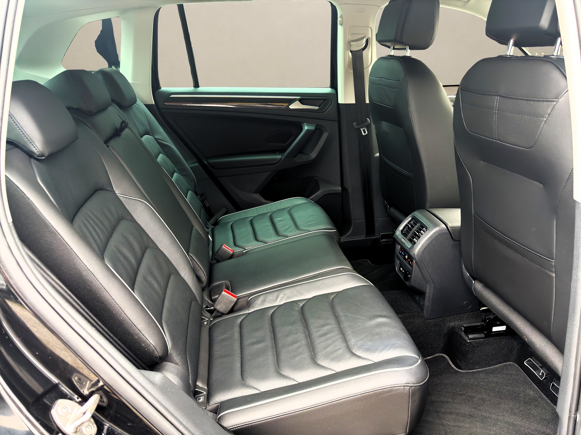 VW Tiguan 2.0 TDI SCR Elegance * VOLLLEDER * 4Motion DSG-image-14