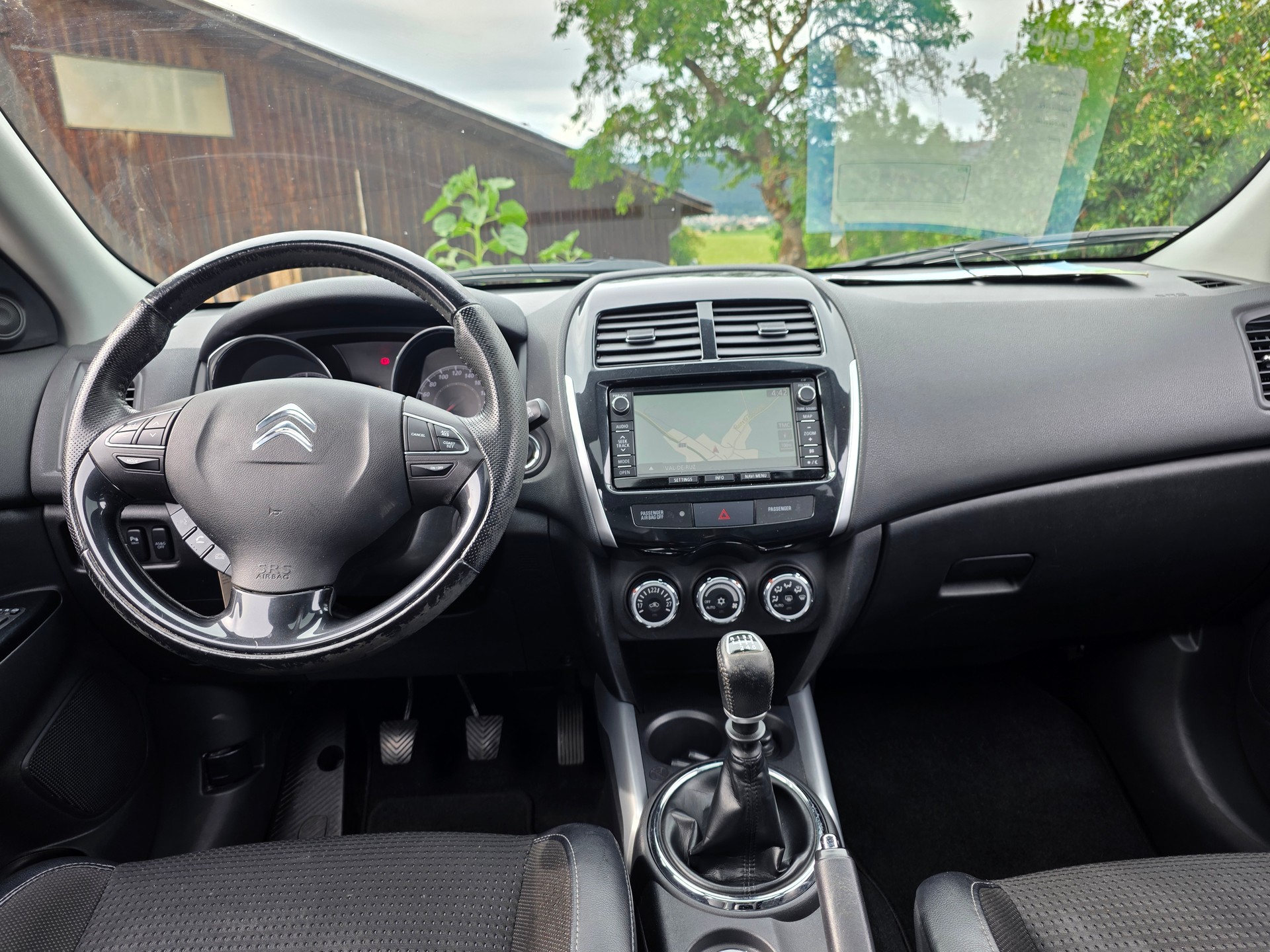 CITROEN C4 Aircross 1.6 HDi Exclusive 4WD-image-8