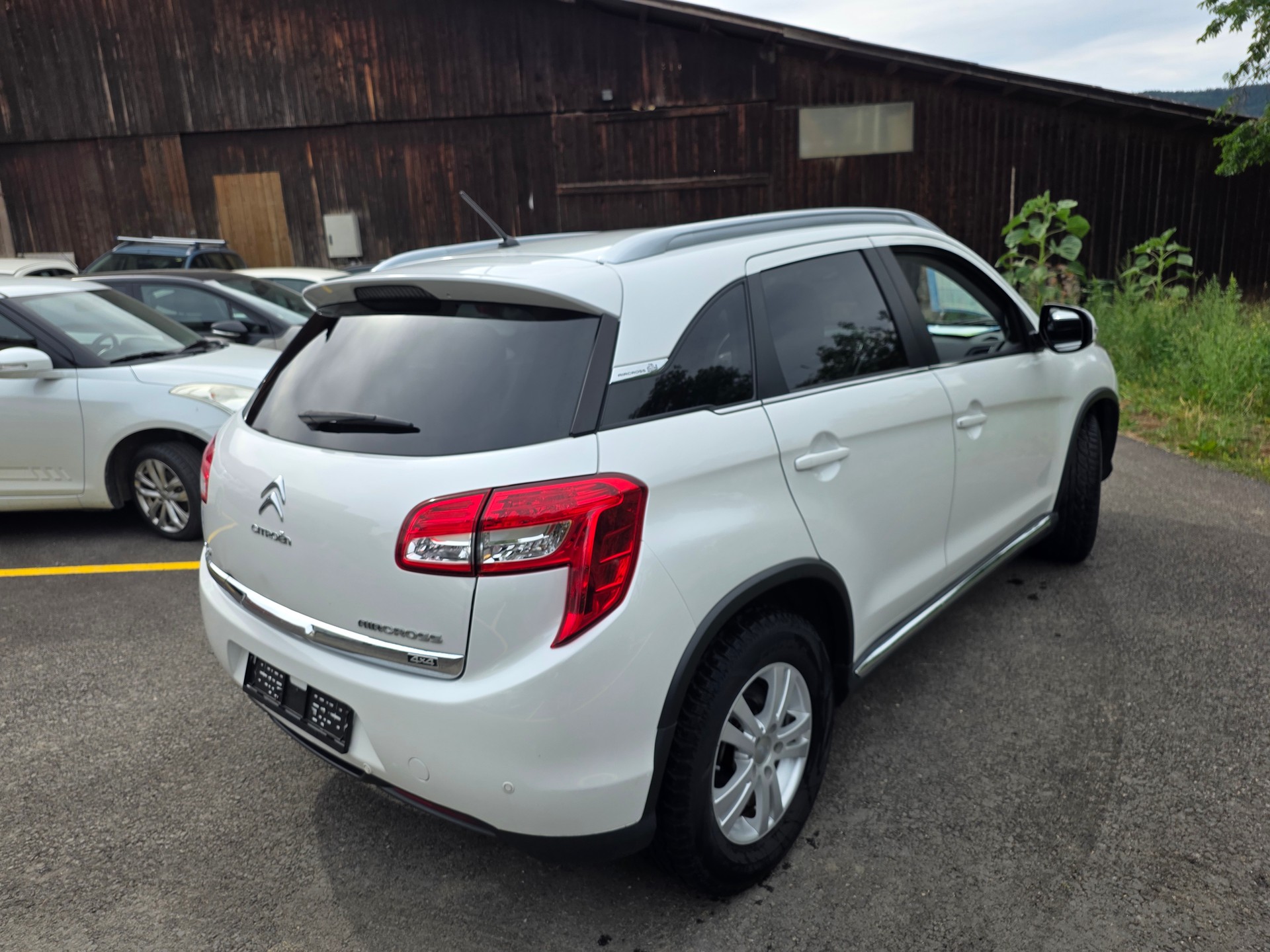 CITROEN C4 Aircross 1.6 HDi Exclusive 4WD-image-2