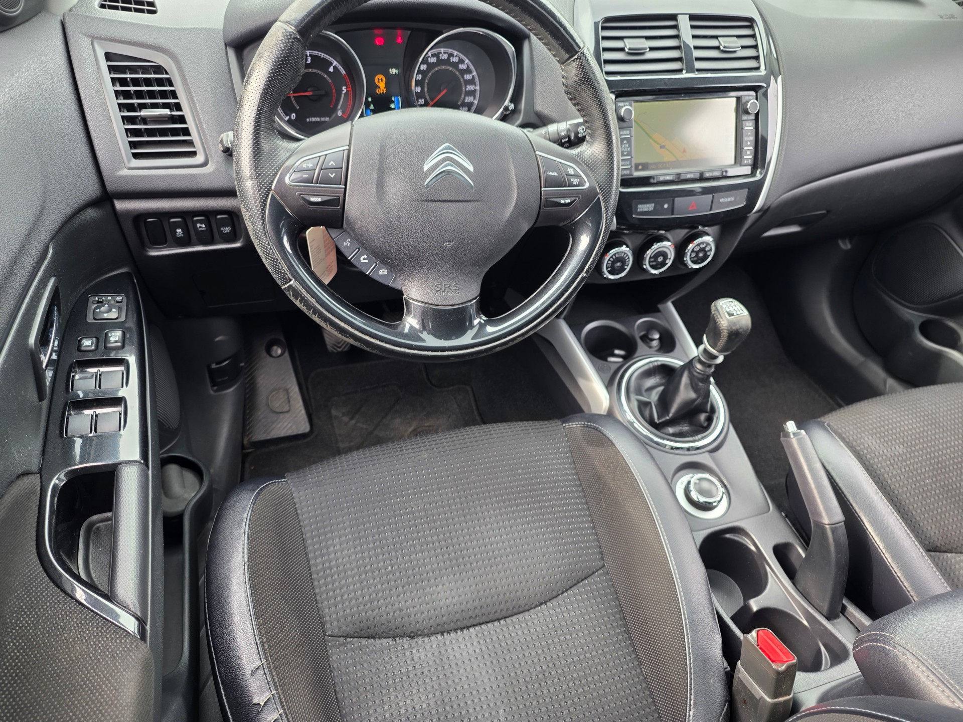 CITROEN C4 Aircross 1.6 HDi Exclusive 4WD-image-11