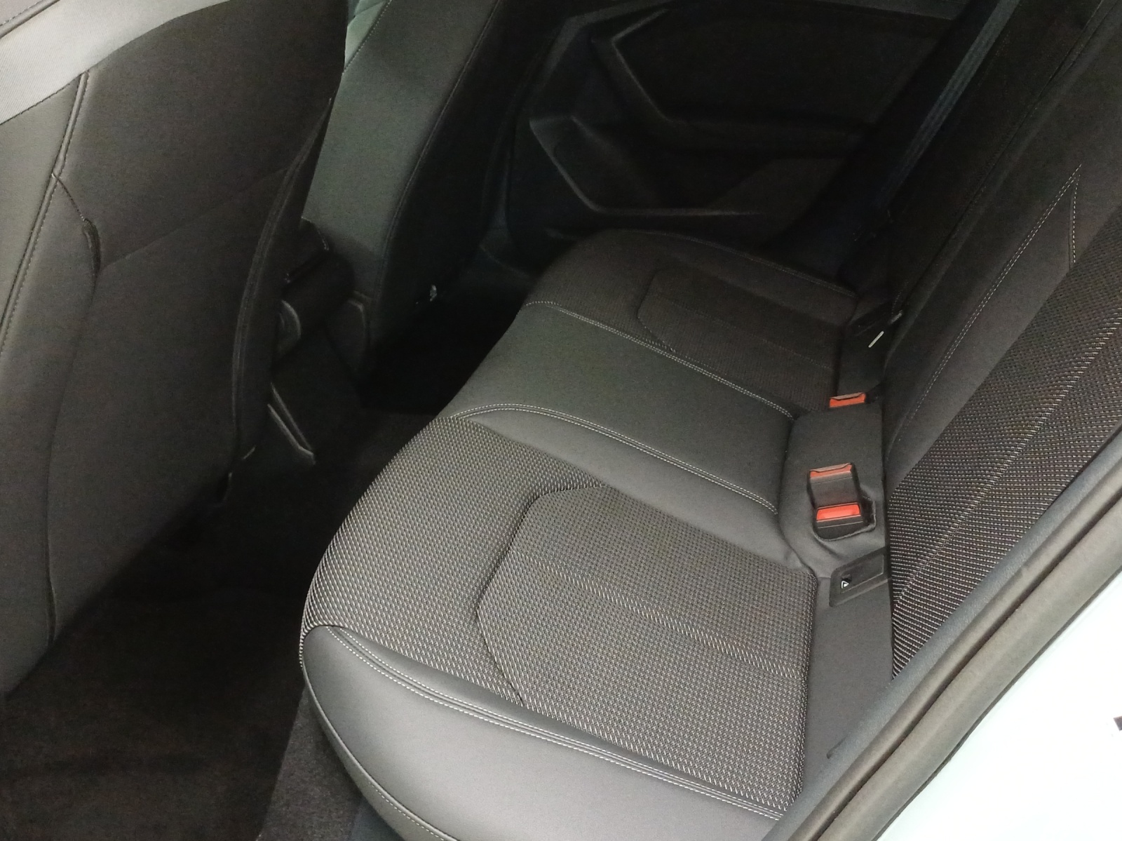 AUDI A1 Sportback 30 TFSI S Line Attraction S-tronic-image-11