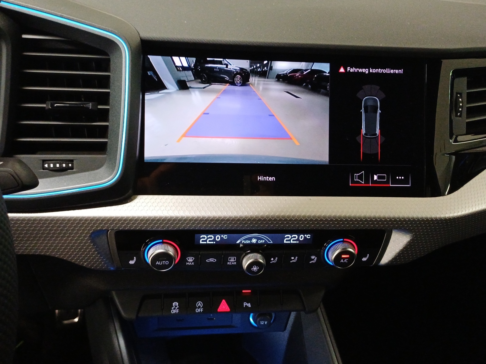 AUDI A1 Sportback 30 TFSI S Line Attraction S-tronic-image-14