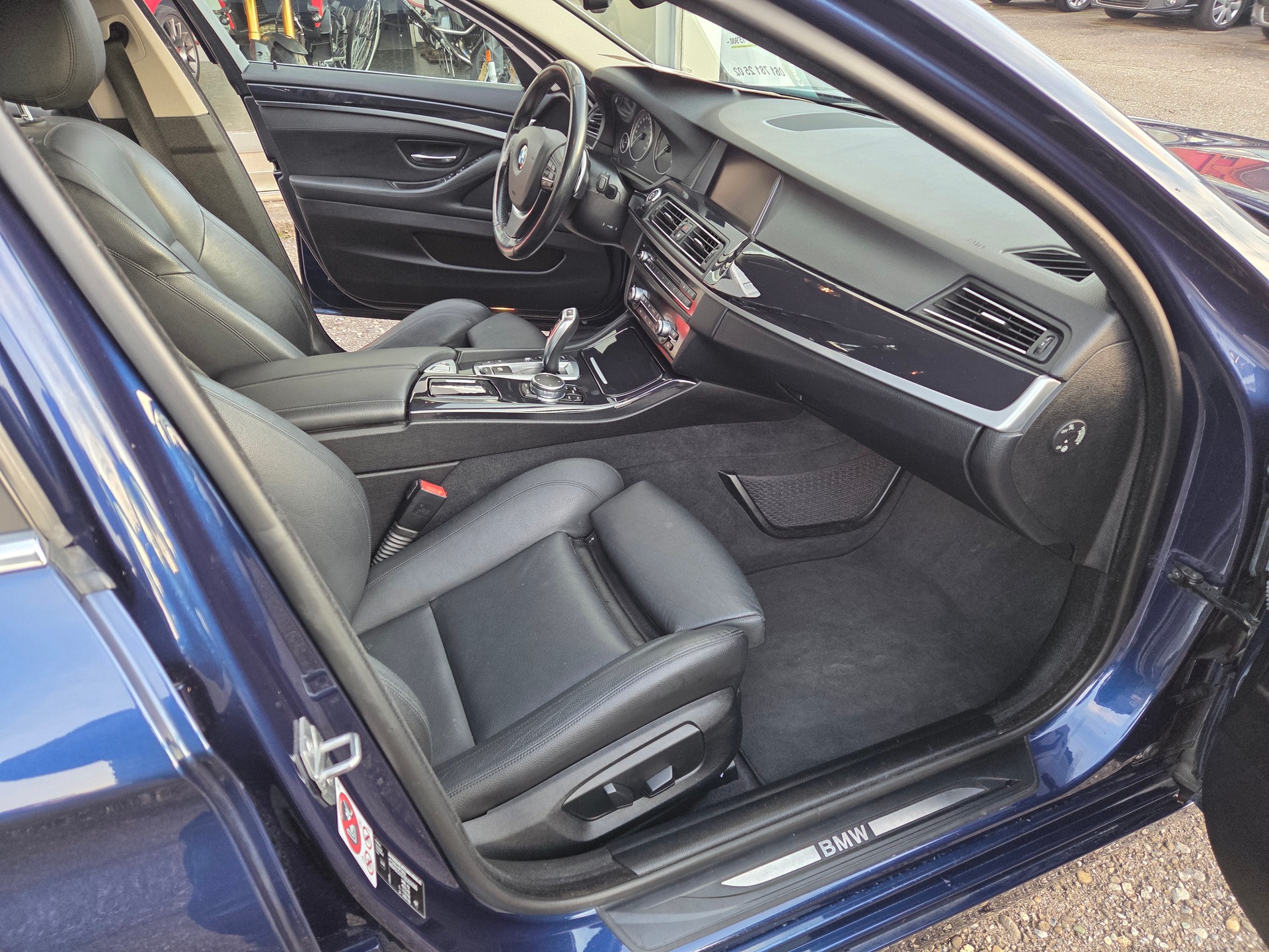 BMW 520d Touring xDrive Steptronic-image-11